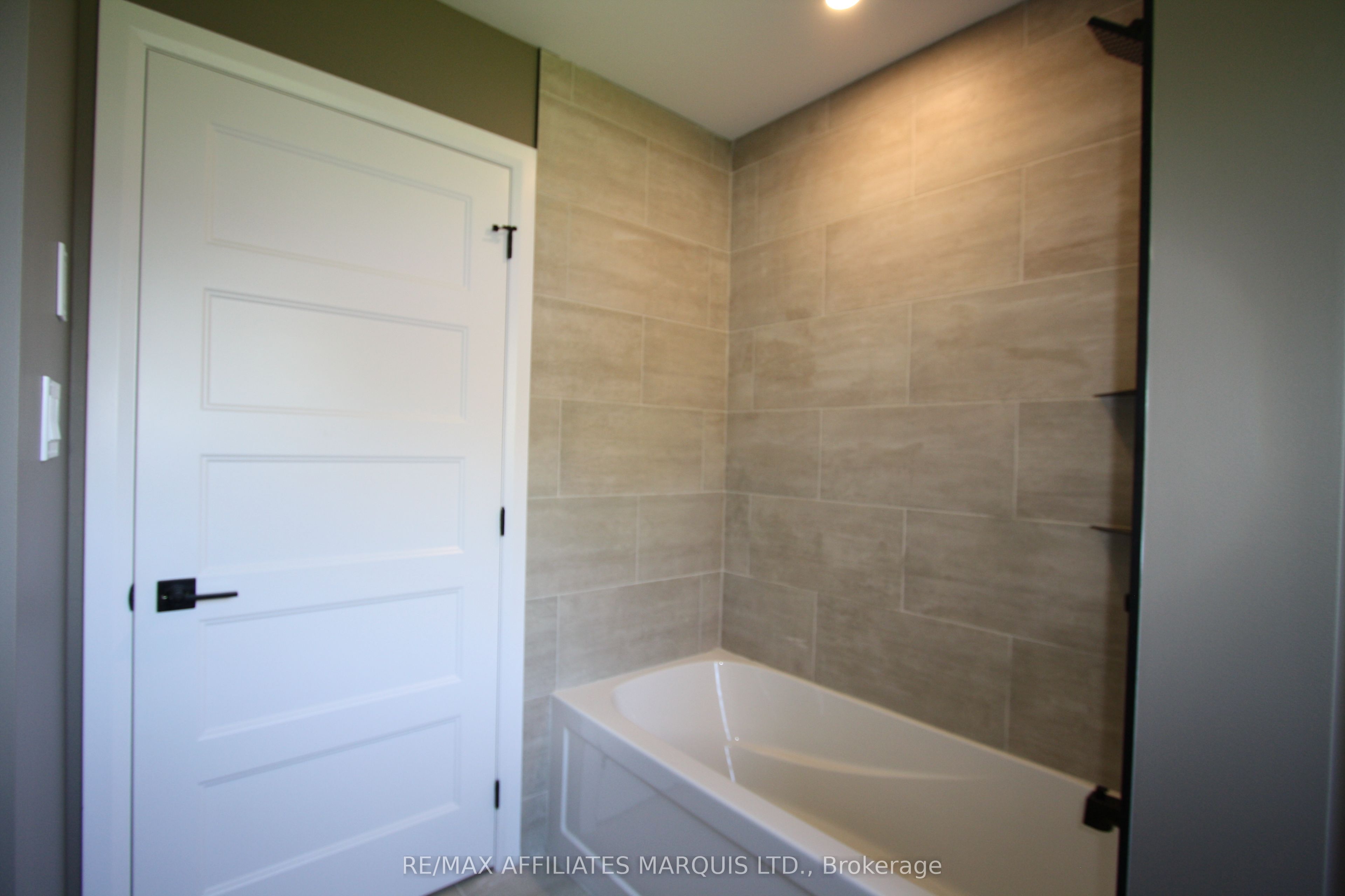 21477 Macgregor Drive Property Photo 8