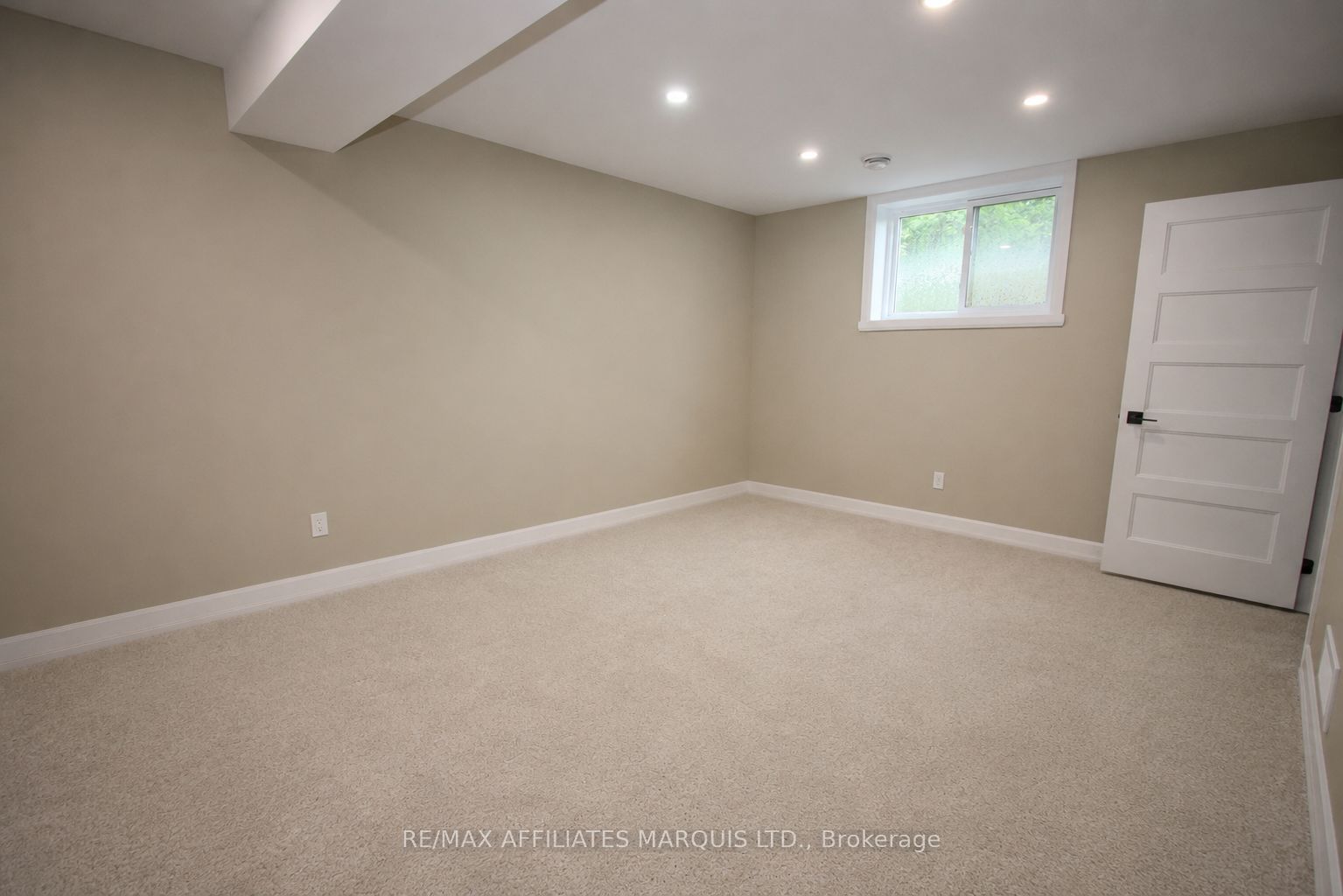 21477 Macgregor Drive Property Photo 10
