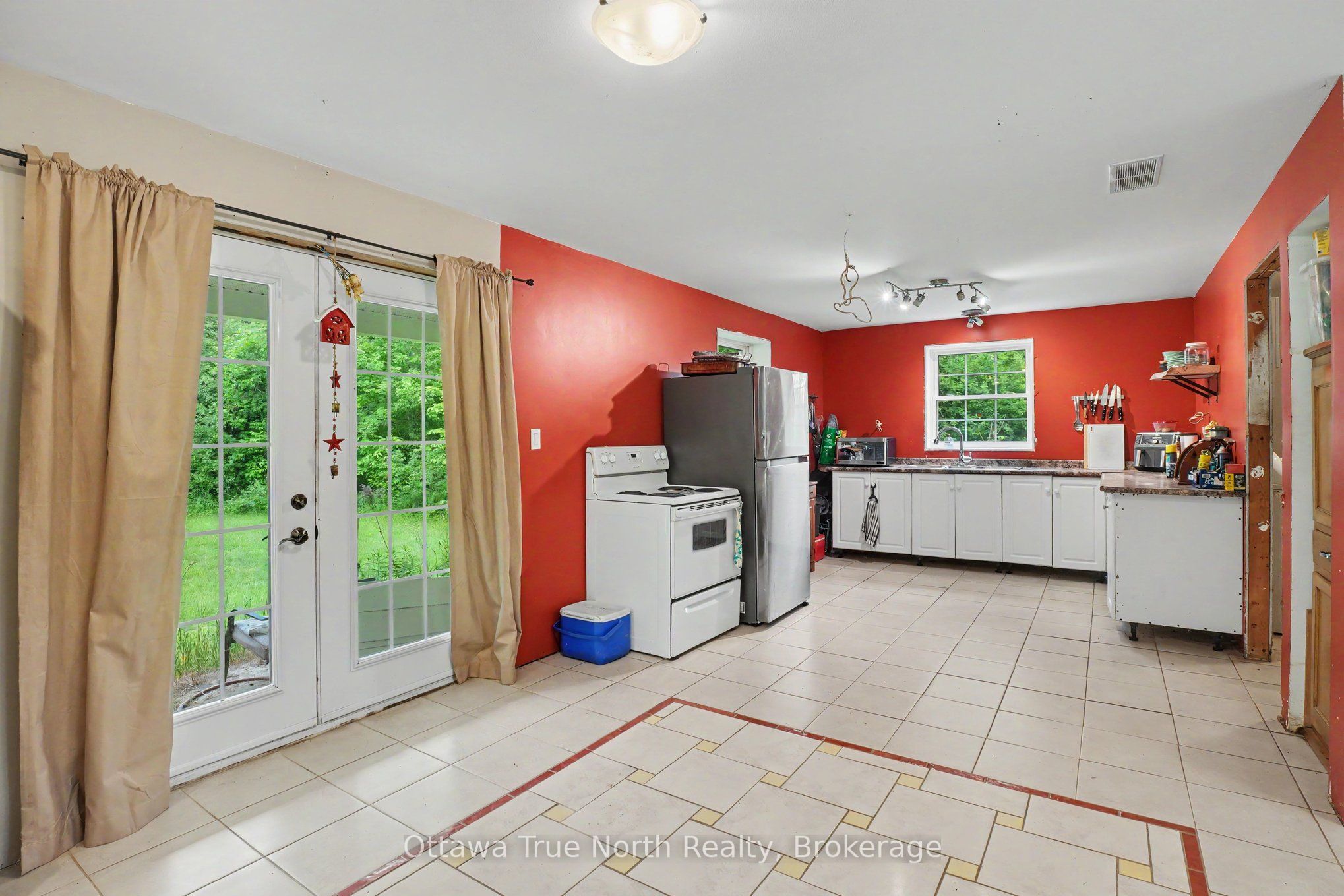 401 Kerford Road Property Photo 9