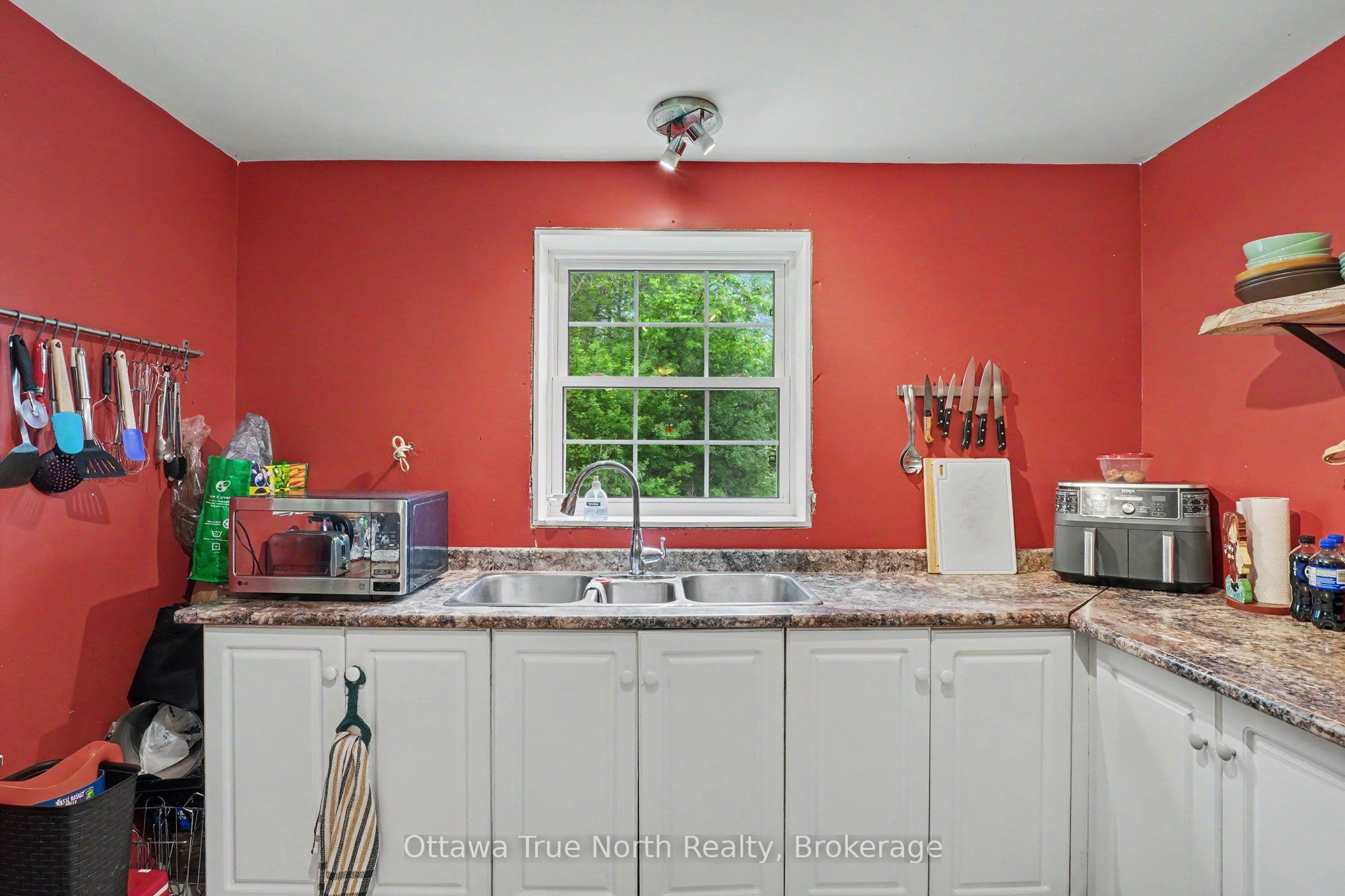 401 Kerford Road Property Photo 10