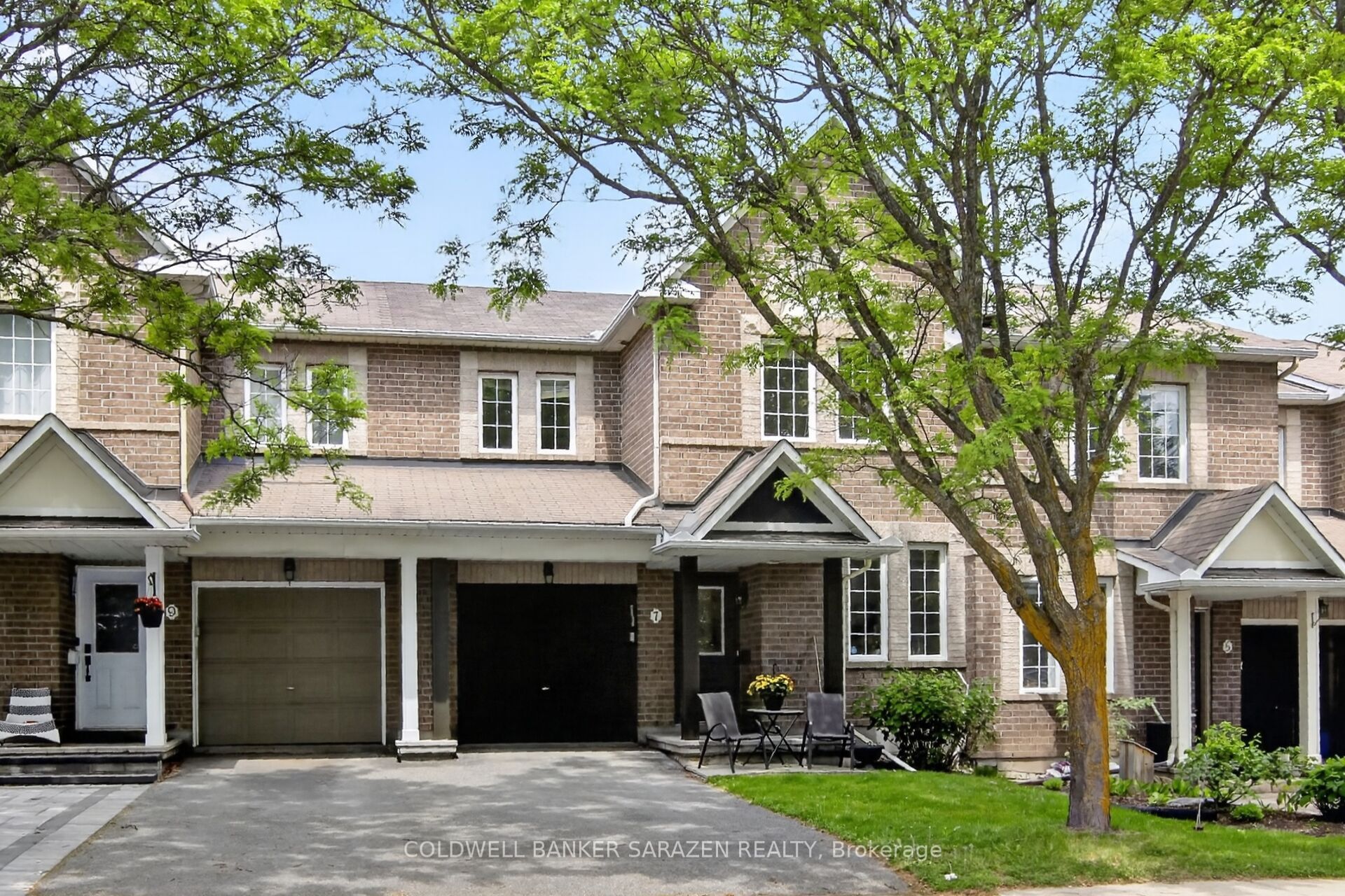 7 Barnstone Drive Property Photo 1