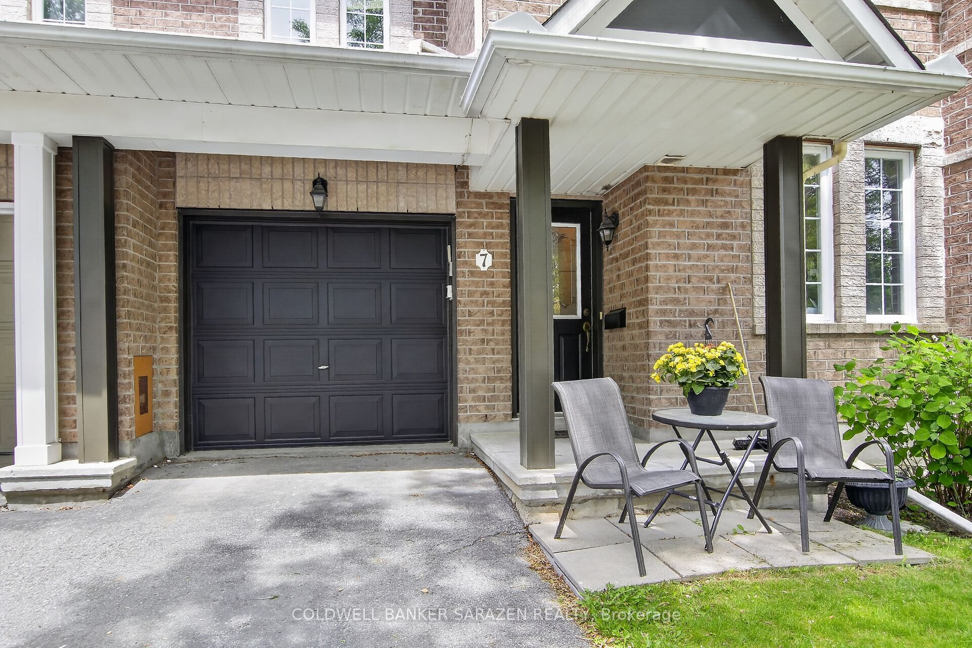 7 Barnstone Drive Property Photo 3