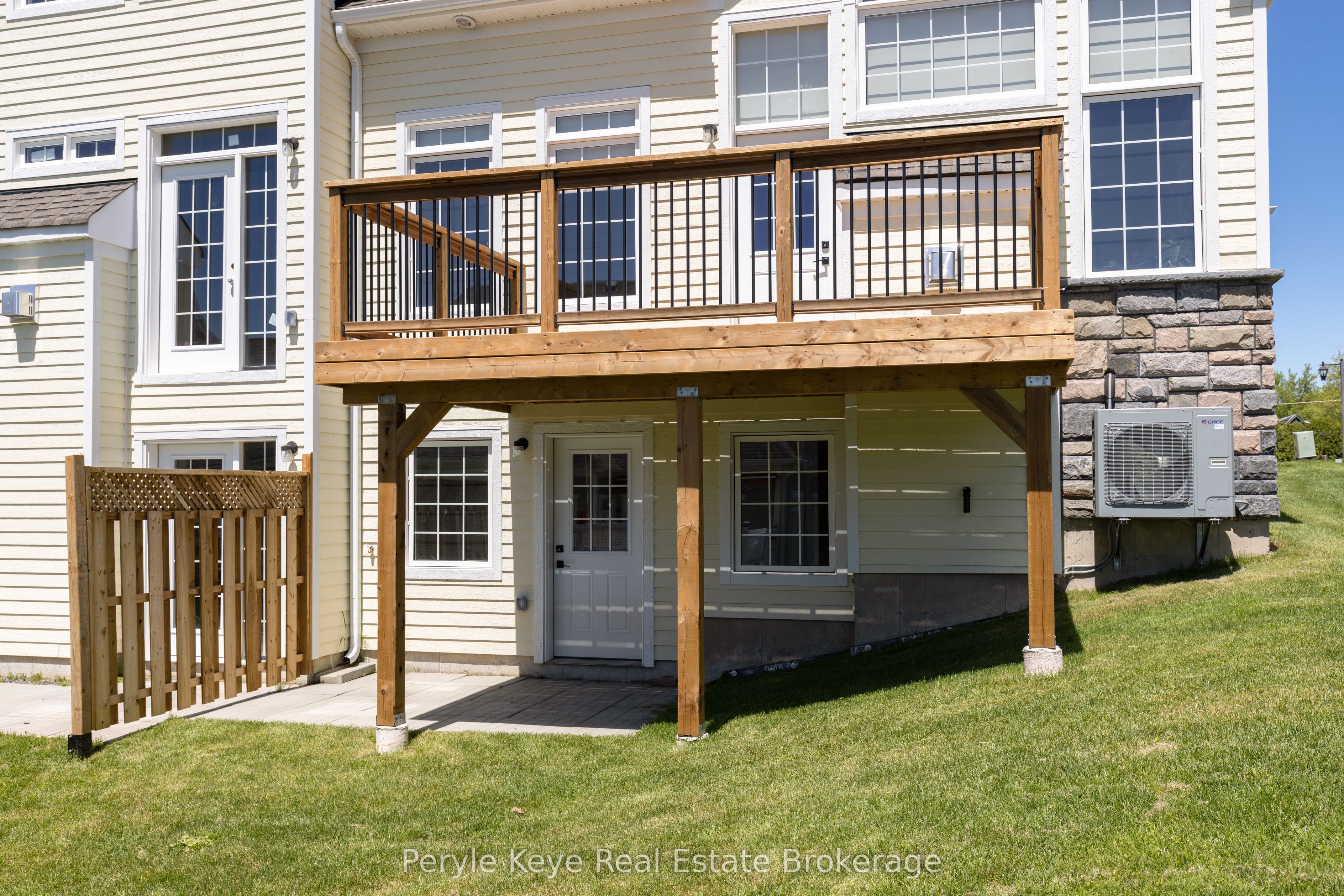 2 Leeds Court Property Photo 41