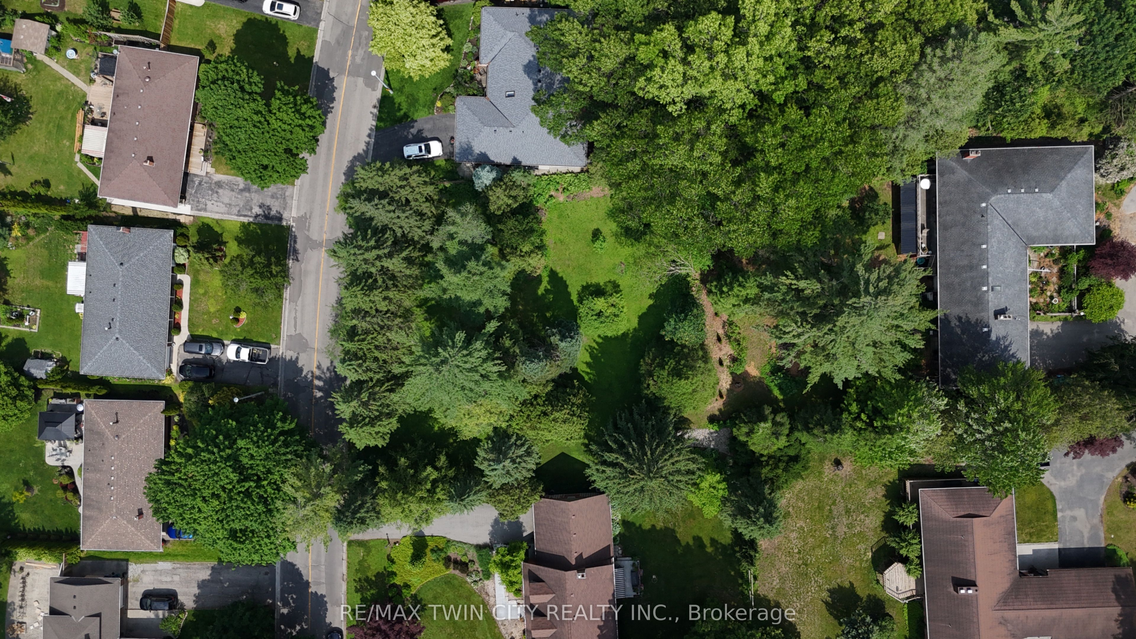 154 Mccall Crescent Property Photo 6