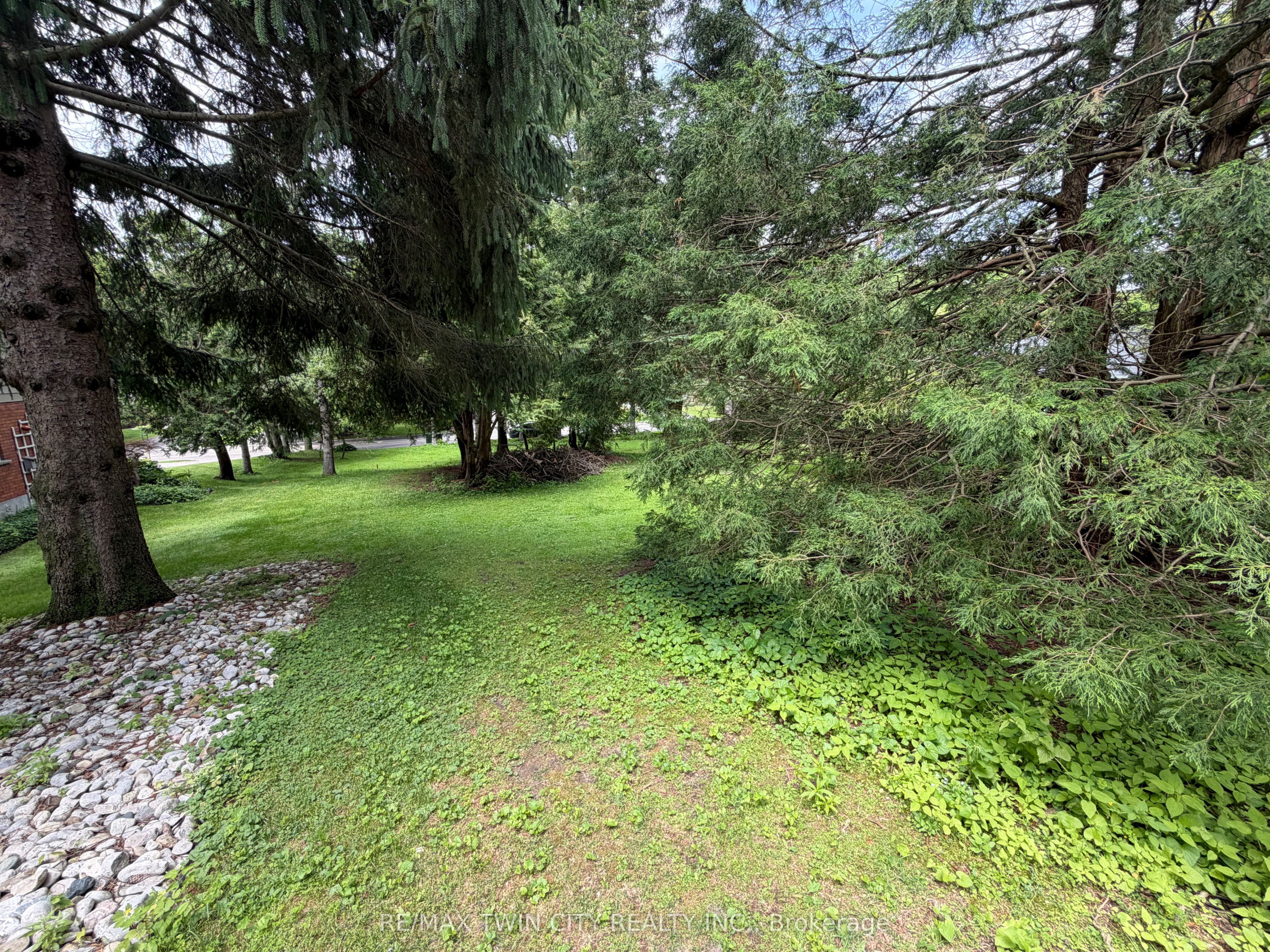 154 Mccall Crescent Property Photo 11