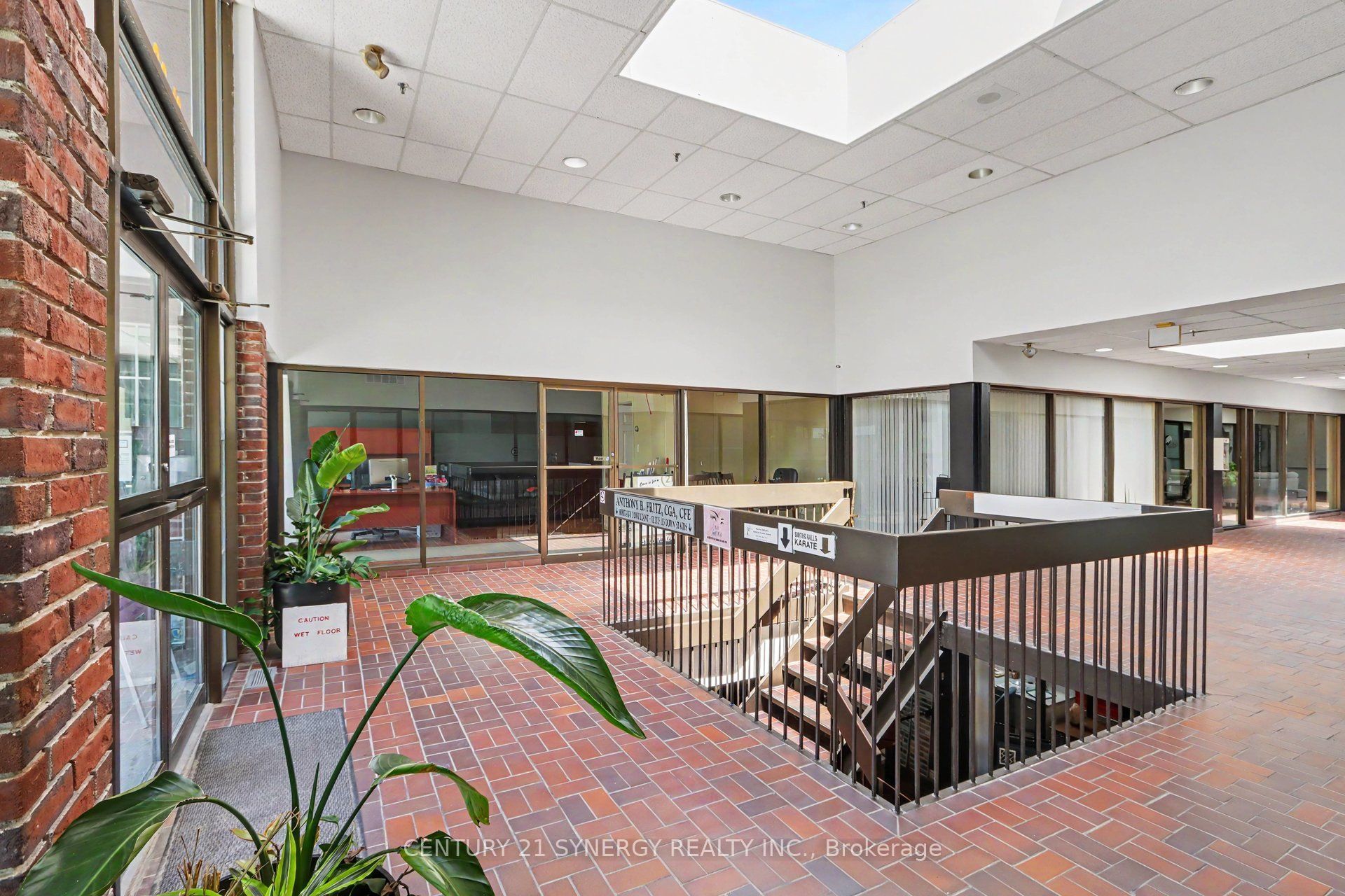 23 Beckwith Street N 203 Property Photo 2