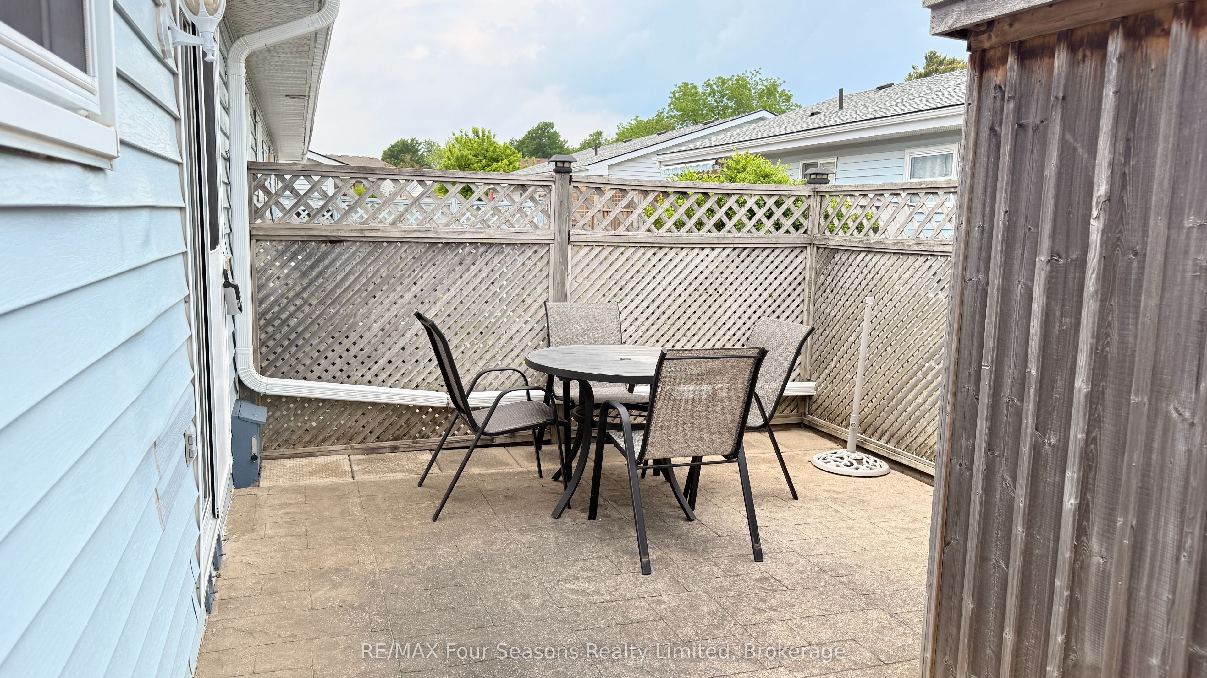 303 Waterloo Street 50 Property Photo 5