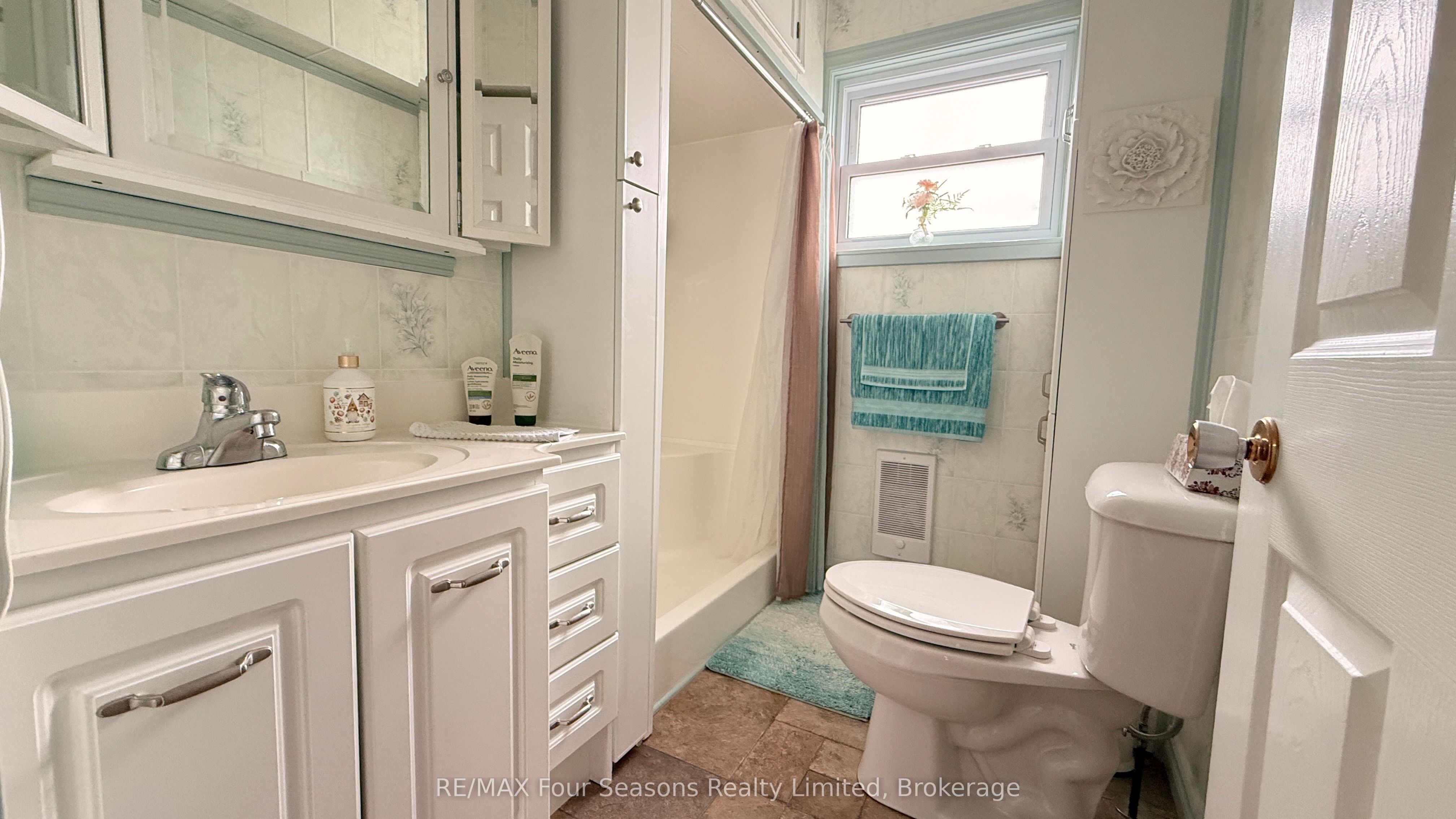 303 Waterloo Street 50 Property Photo 21