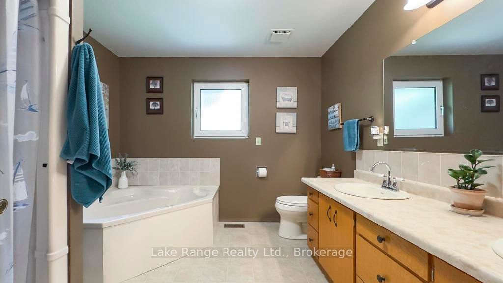 201 Shadywood Crescent Property Photo 14