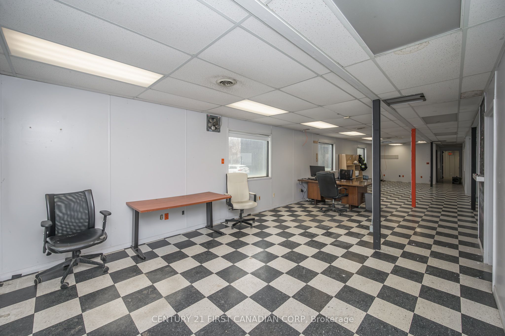 400 Wellington Street N Unit A Property Photo 5