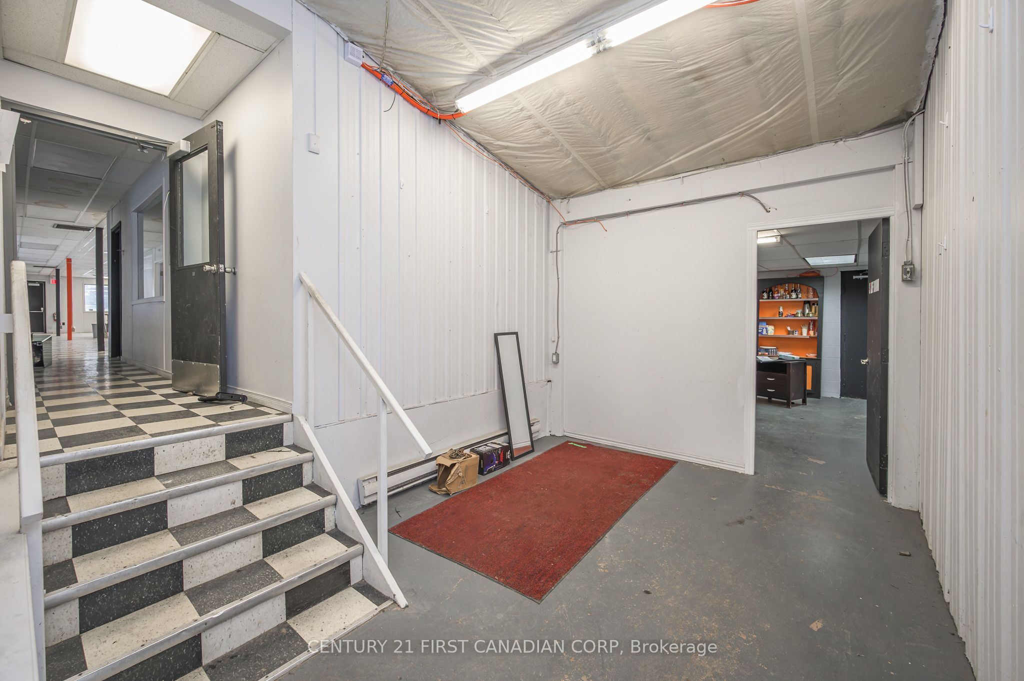 400 Wellington Street N Unit A Property Photo 10