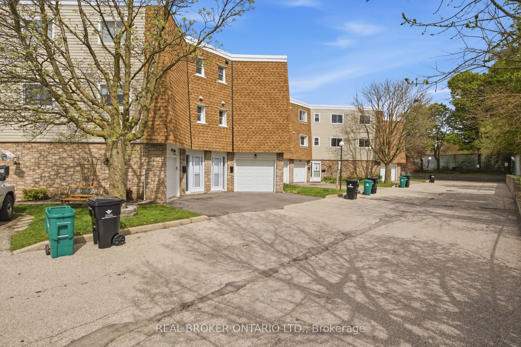 60 Elmsdale Drive 46 Property Photo 4