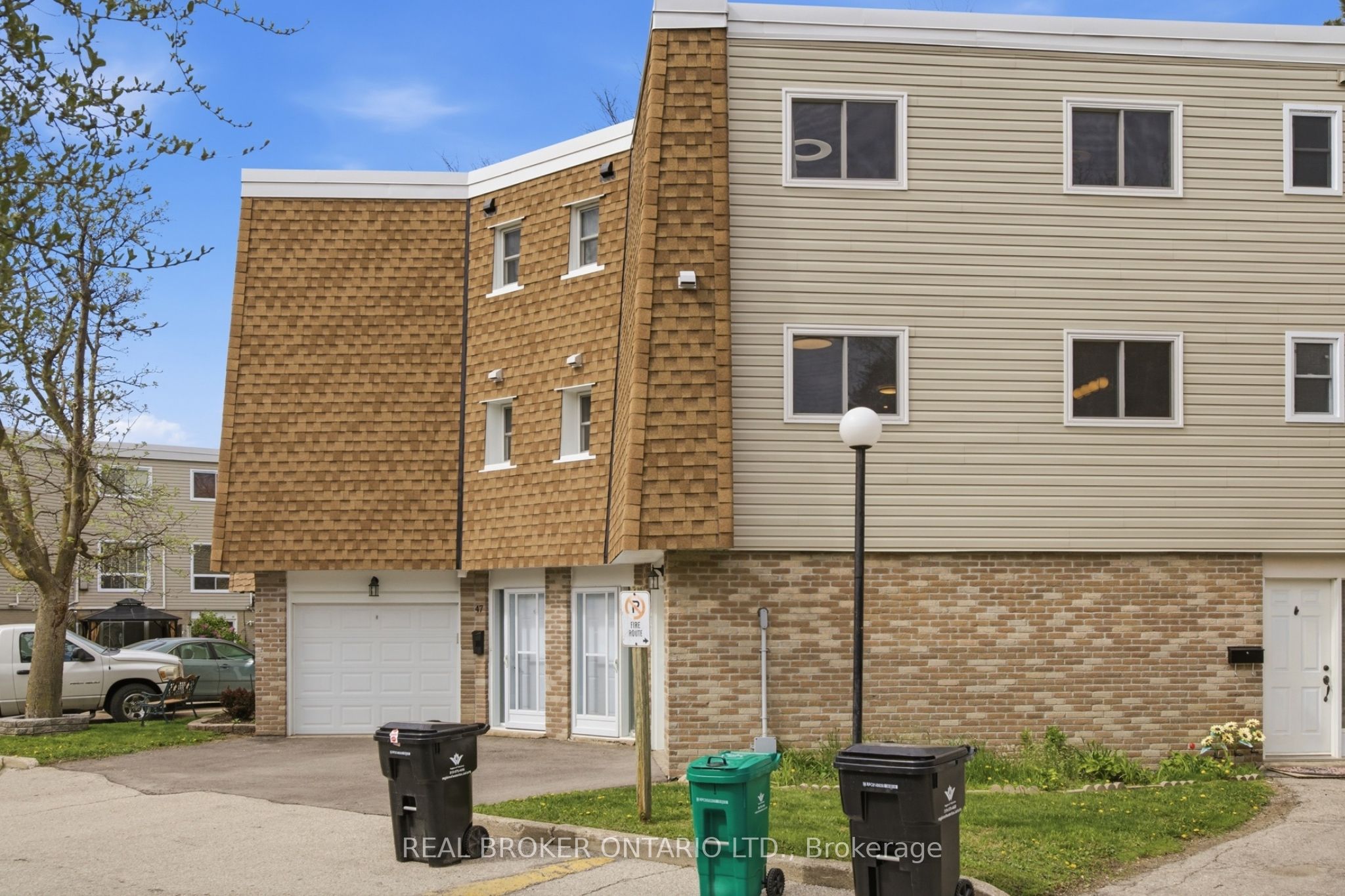 60 Elmsdale Drive 46 Property Photo 5