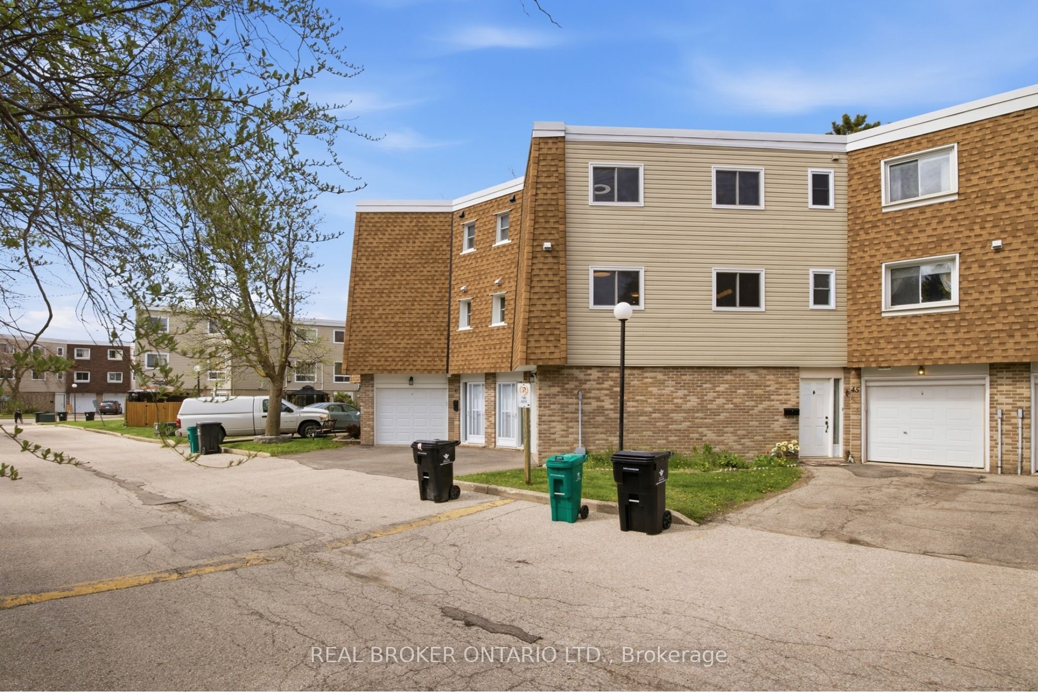 60 Elmsdale Drive 46 Property Photo 6