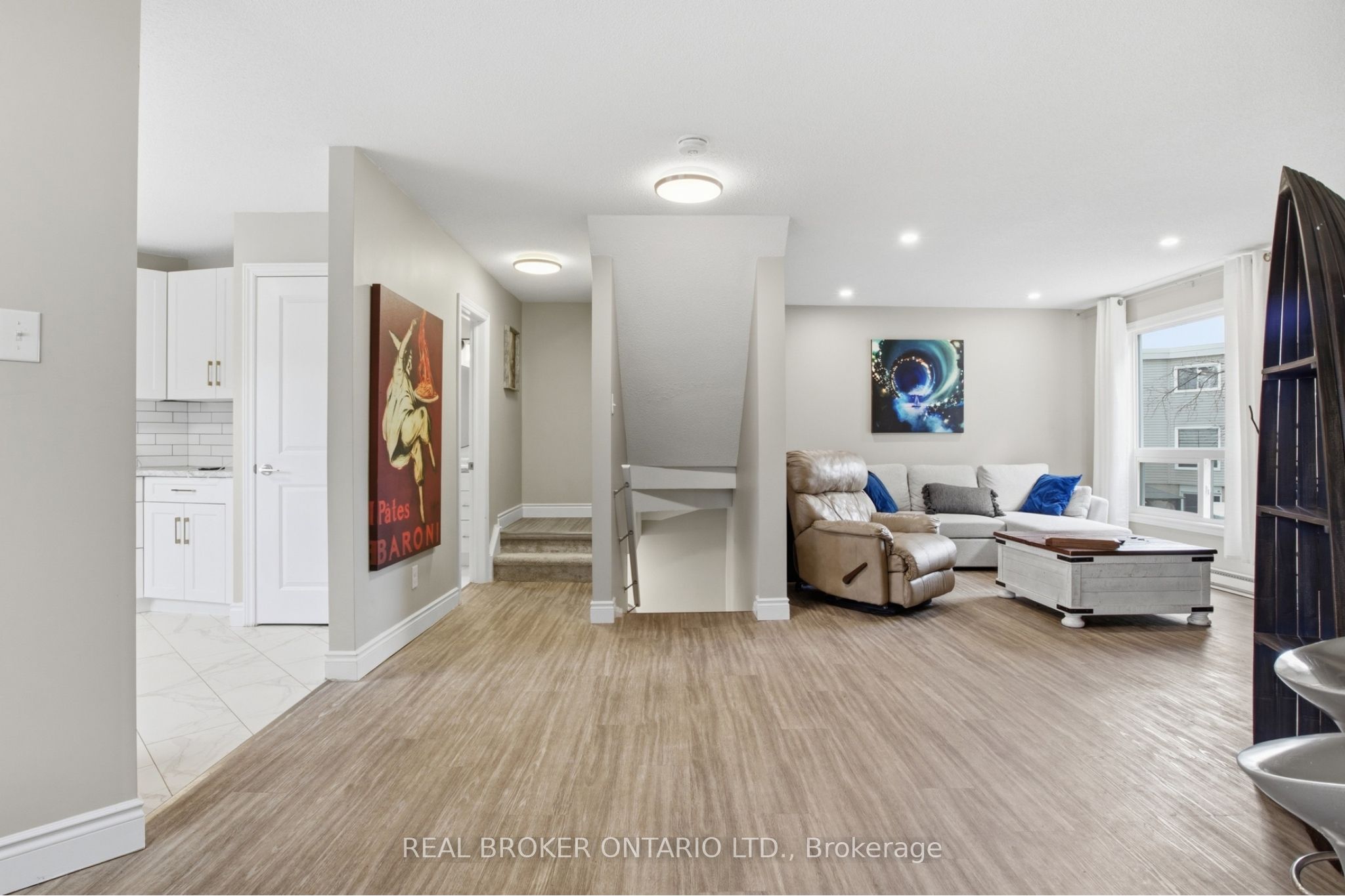60 Elmsdale Drive 46 Property Photo 15