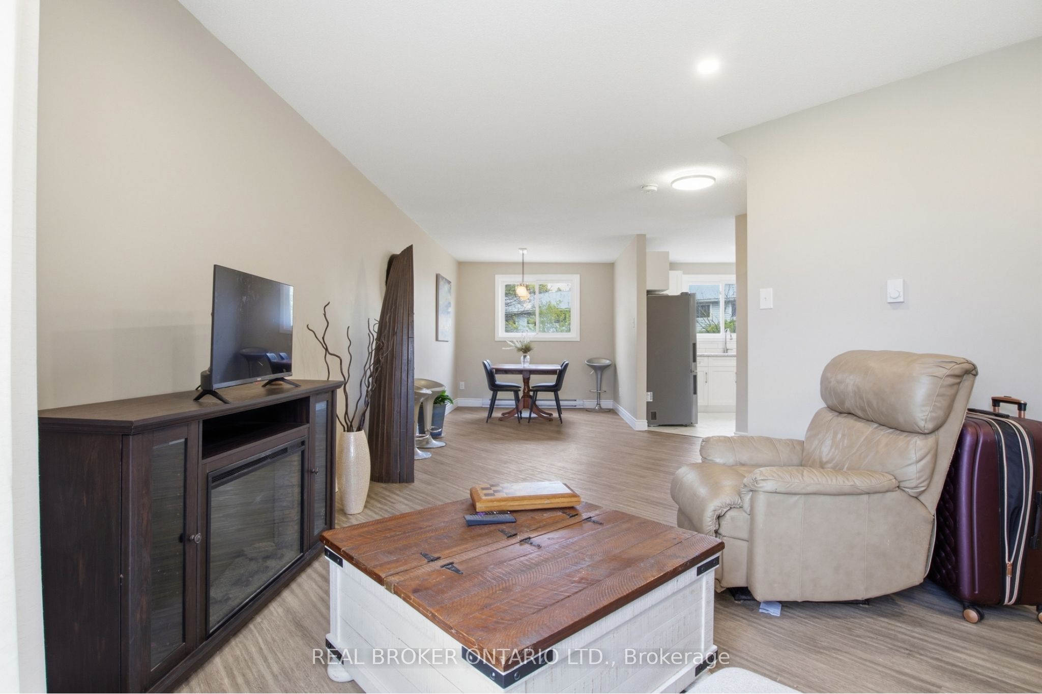60 Elmsdale Drive 46 Property Photo 17