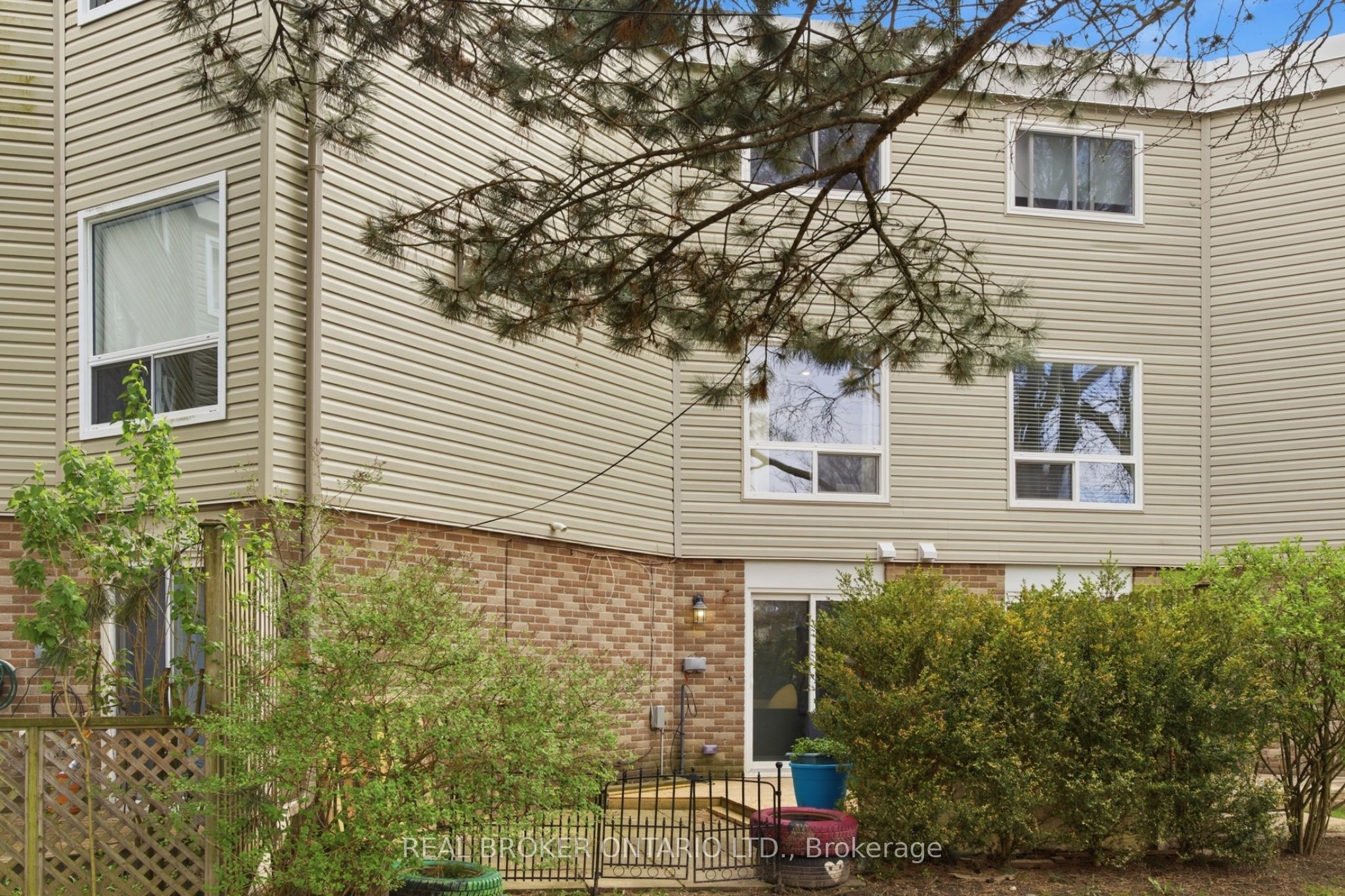 60 Elmsdale Drive 46 Property Photo 39