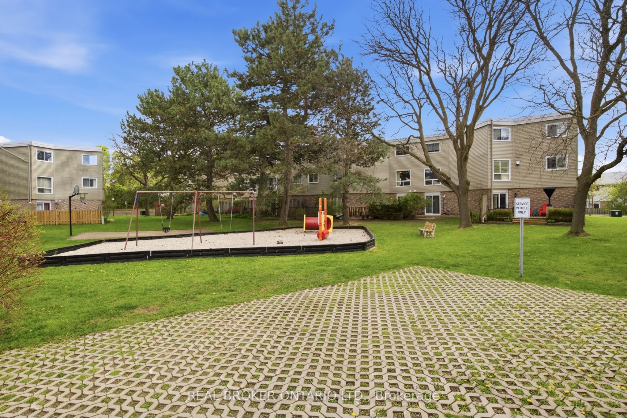 60 Elmsdale Drive 46 Property Photo 42