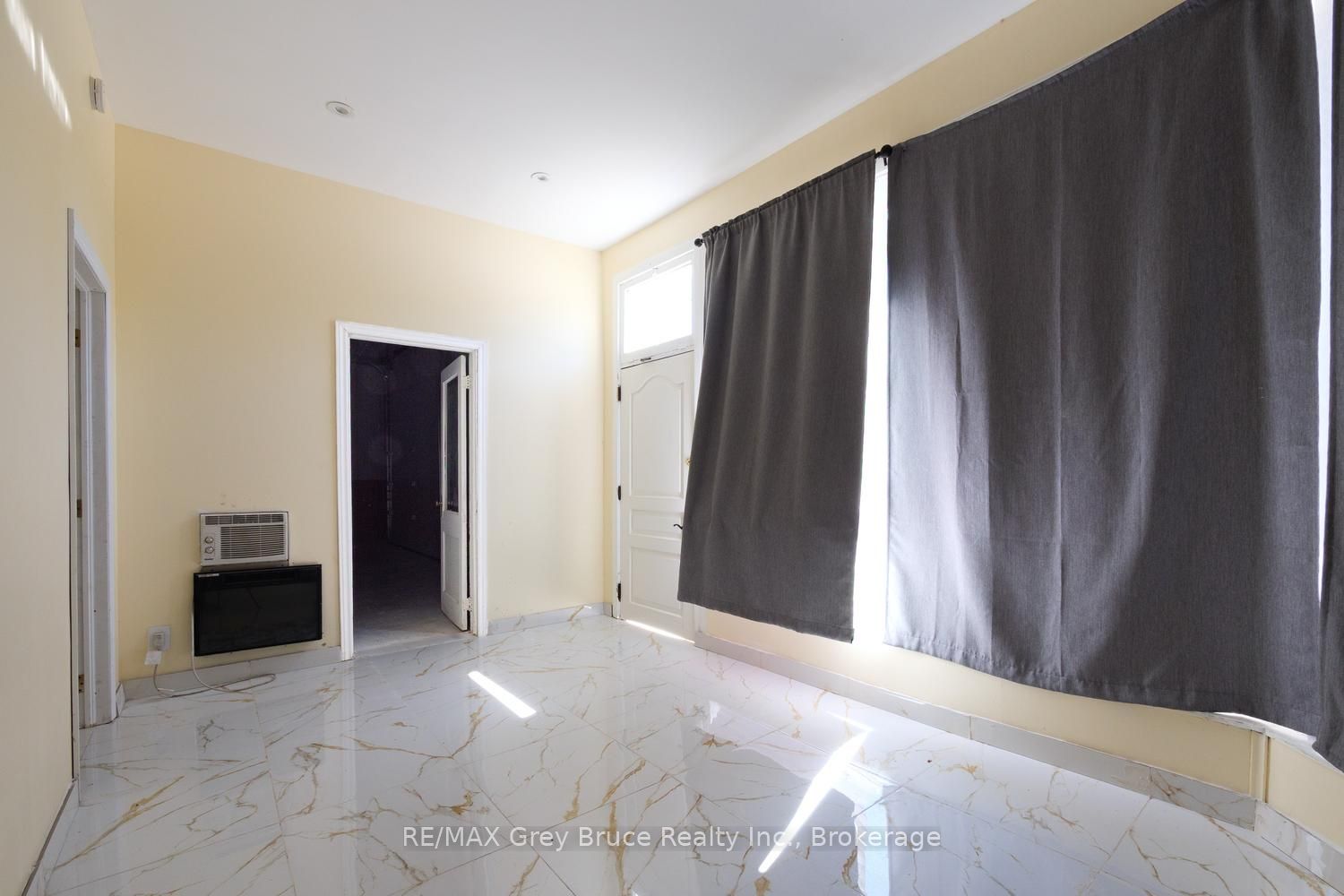 17 1st Ave N Property Photo 10