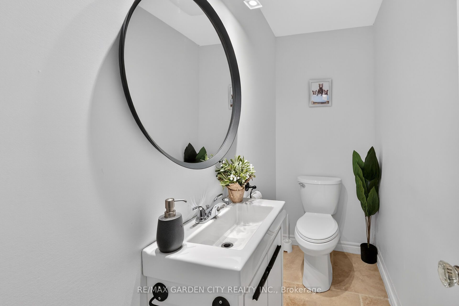 3555 Campden Road Property Photo 24