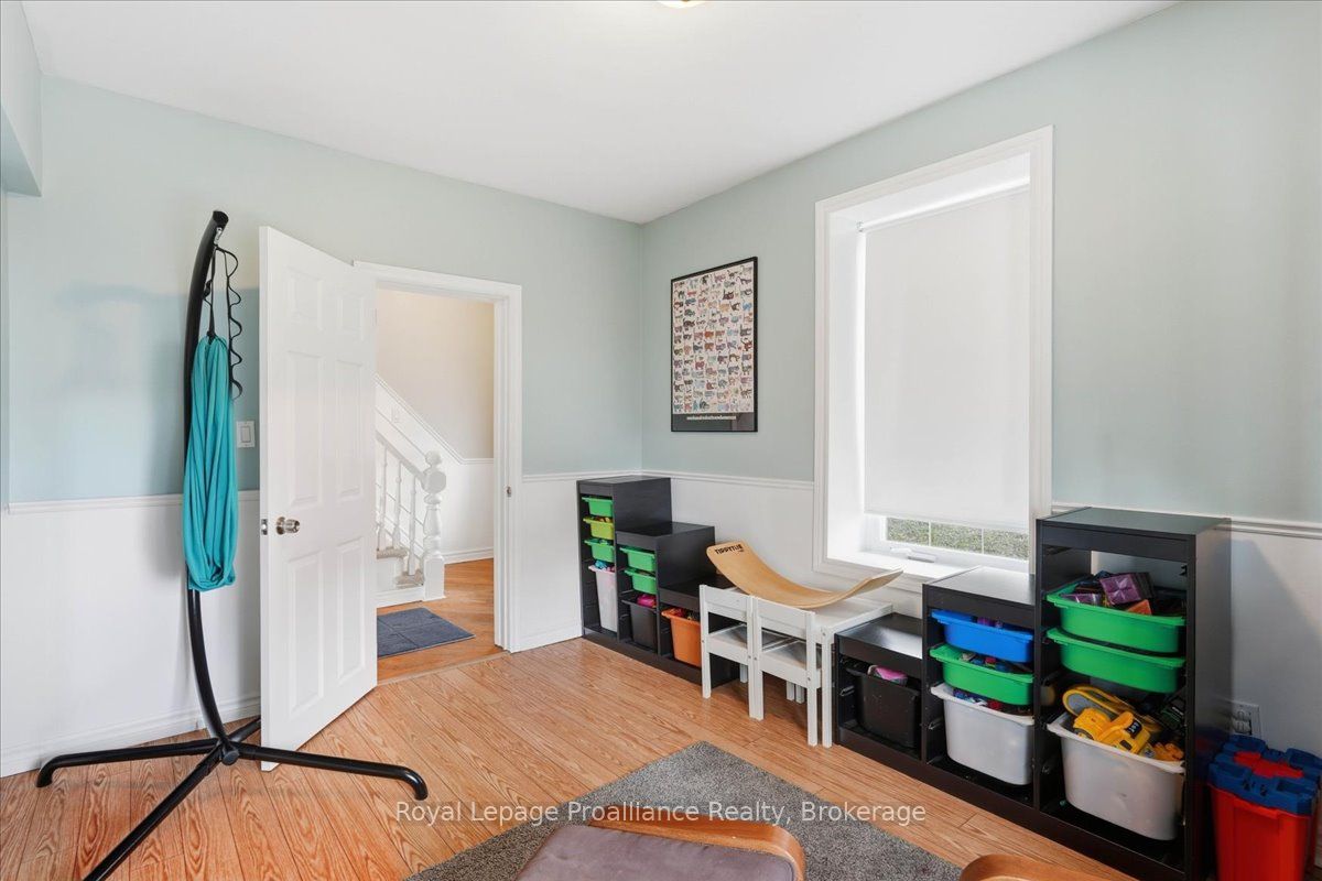 209 Dundas St. E. Property Photo 13