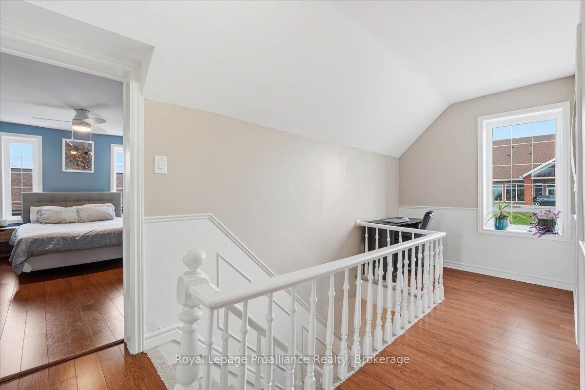 209 Dundas St. E. Property Photo 15