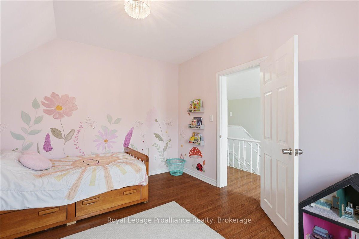 209 Dundas St. E. Property Photo 21
