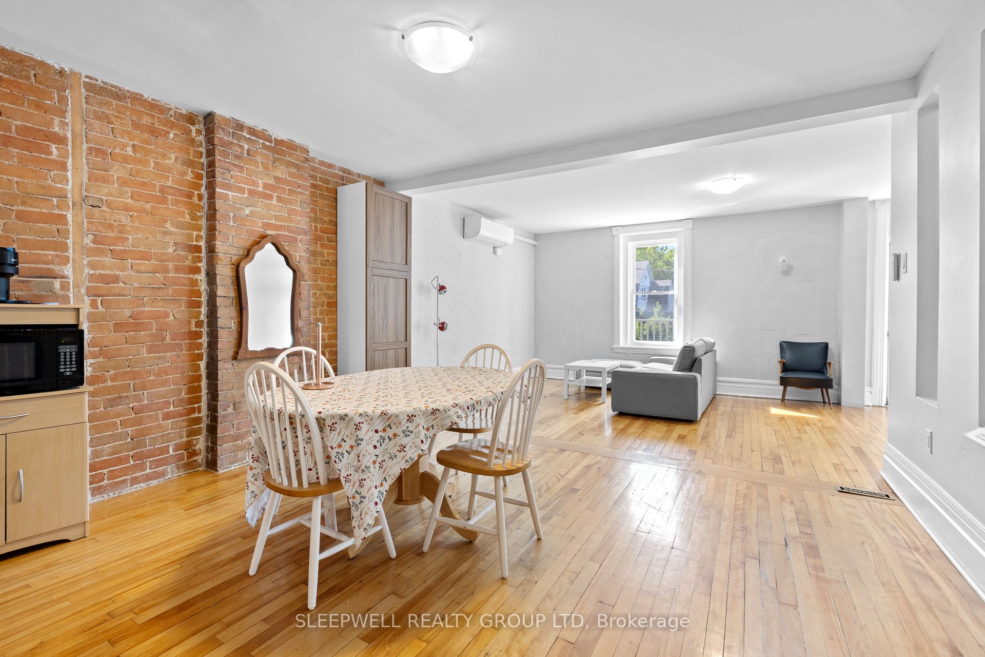 389 Daly Avenue Property Photo 4