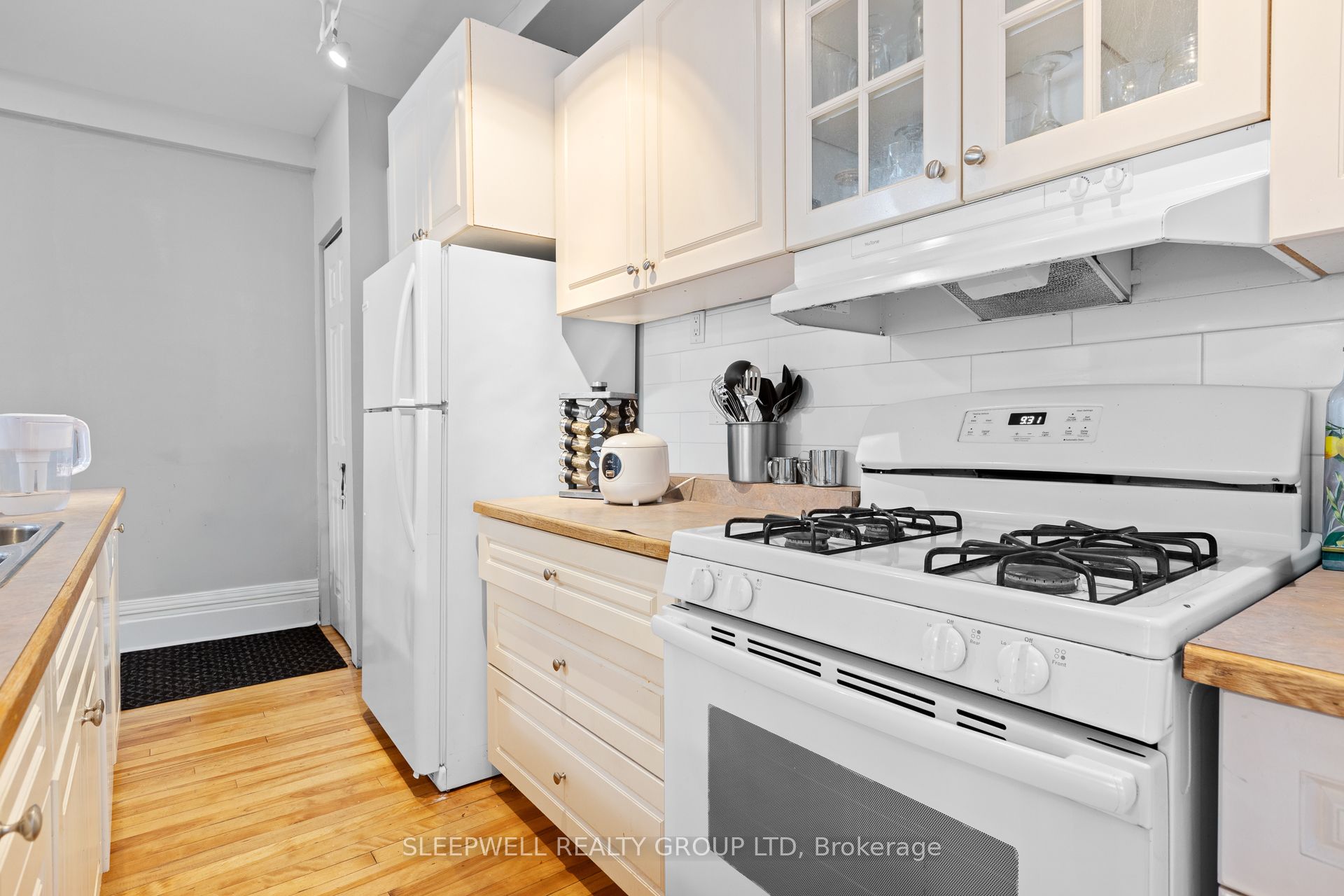 389 Daly Avenue Property Photo 7