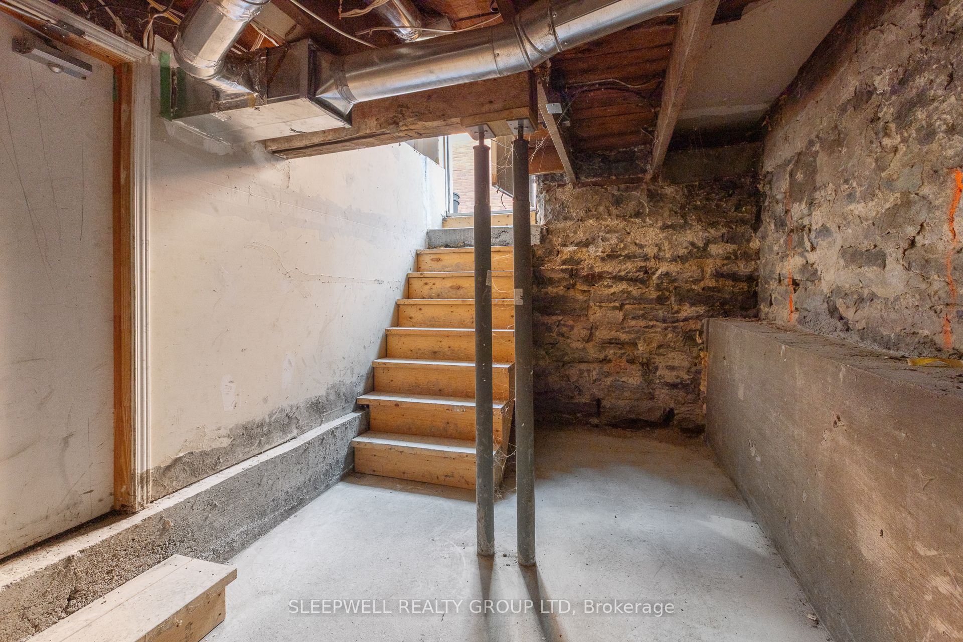 389 Daly Avenue Property Photo 34