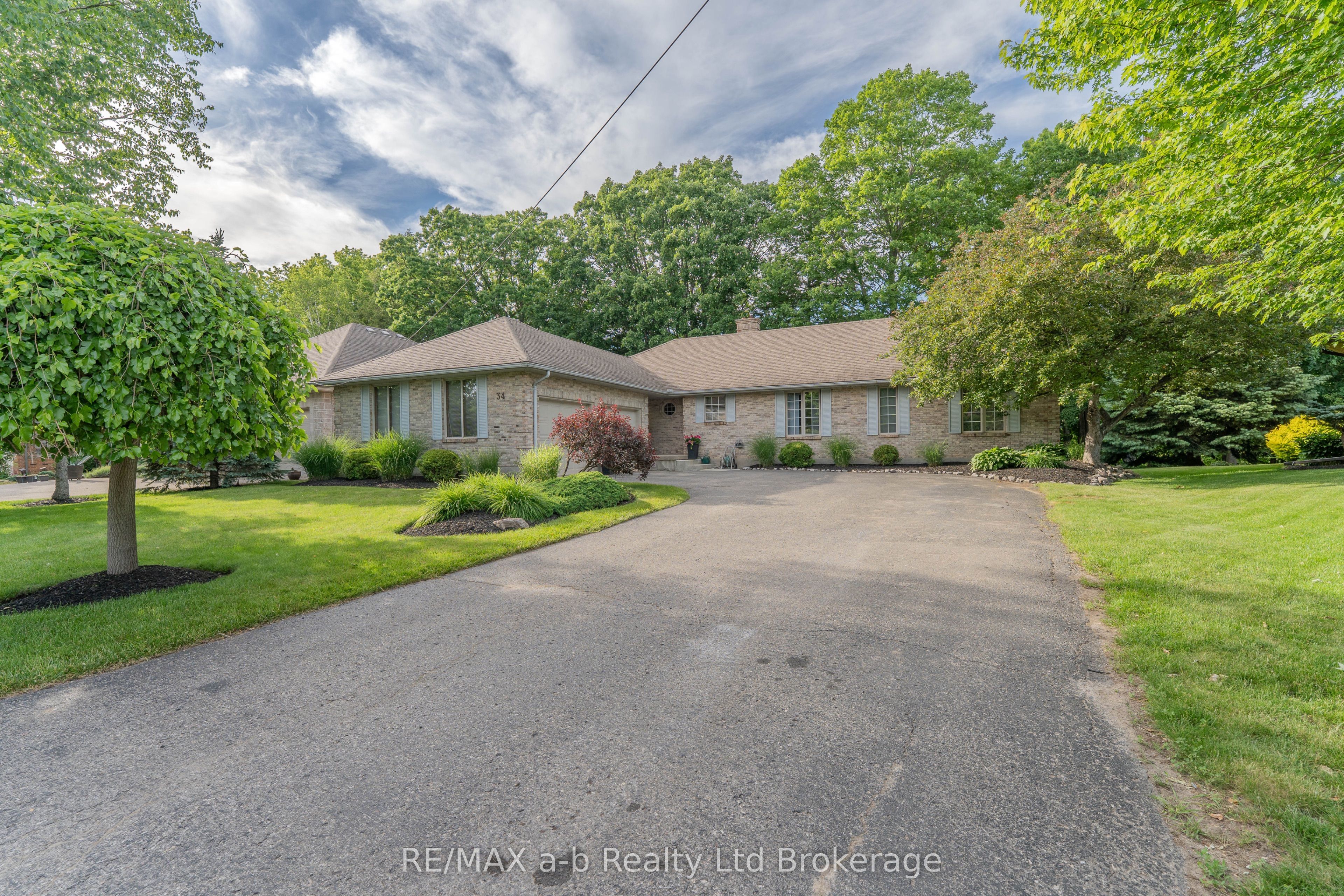 34 Lorraine Avenue Property Photo 1