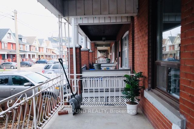 72 Somerset Avenue Upper 3 Property Photo 2