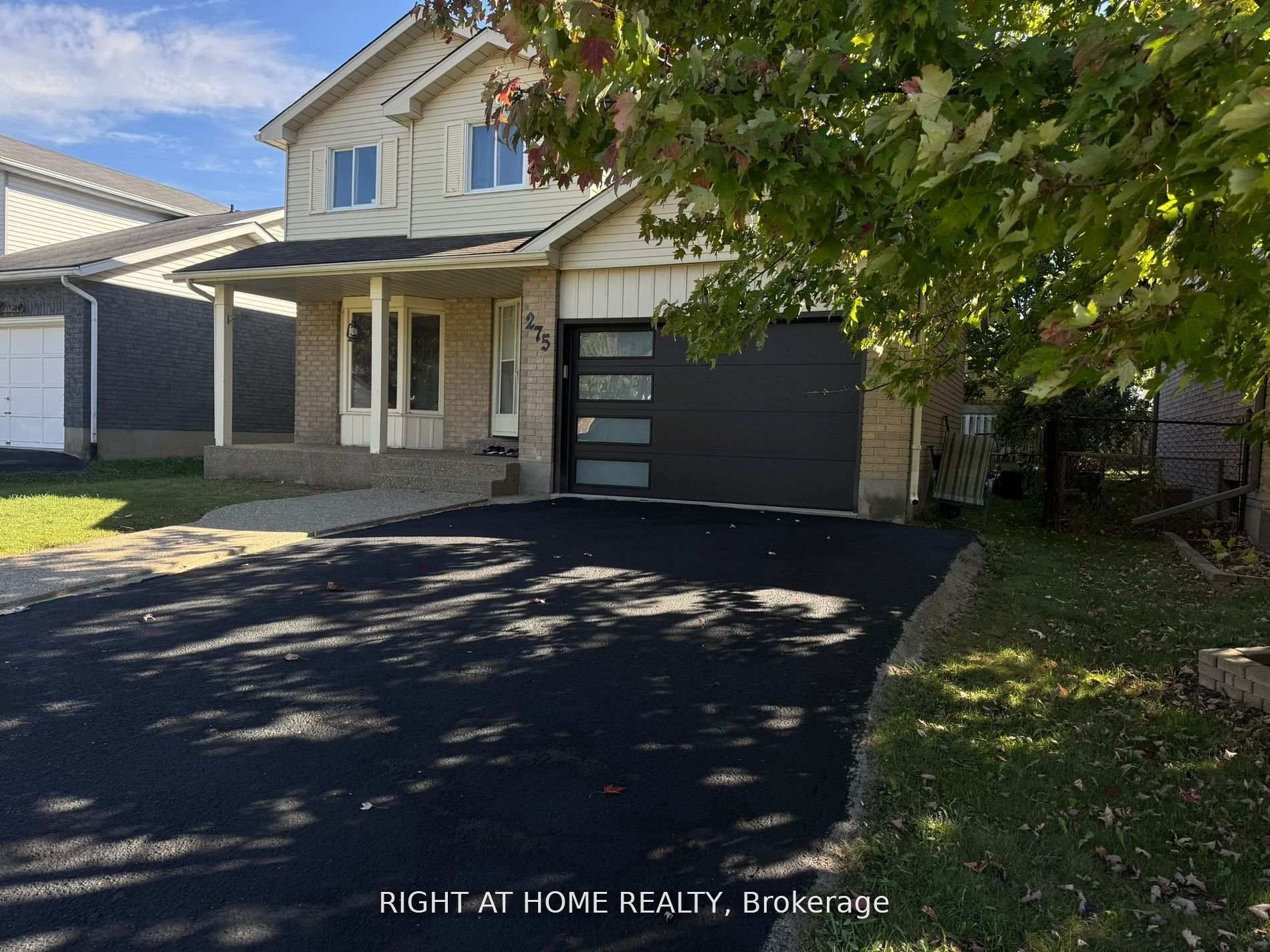 275 Tagge Crescent Property Photo 2