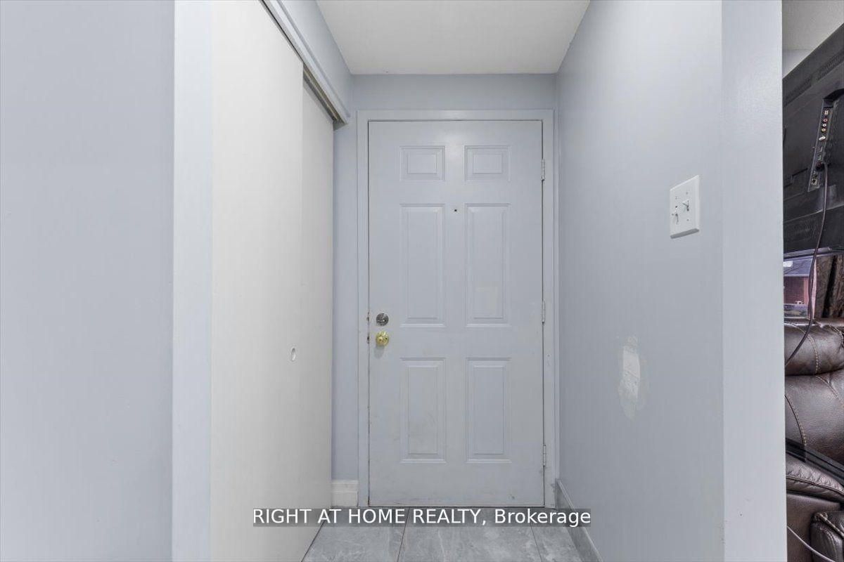 275 Tagge Crescent Property Photo 3