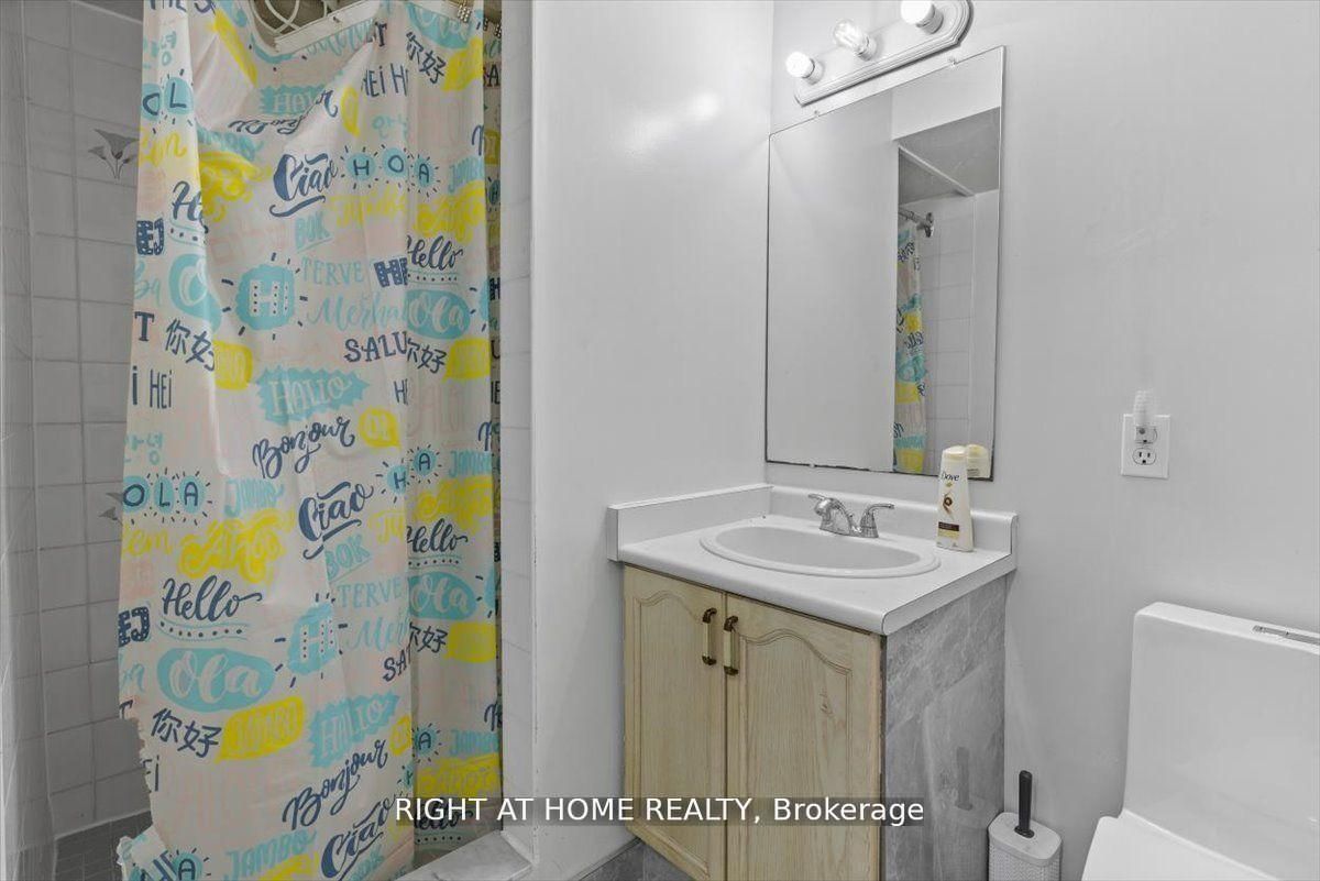 275 Tagge Crescent Property Photo 19