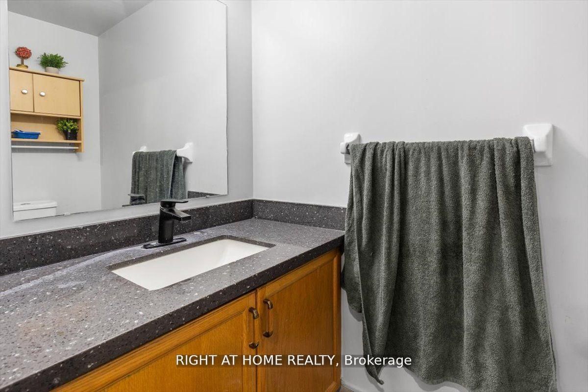 275 Tagge Crescent Property Photo 20