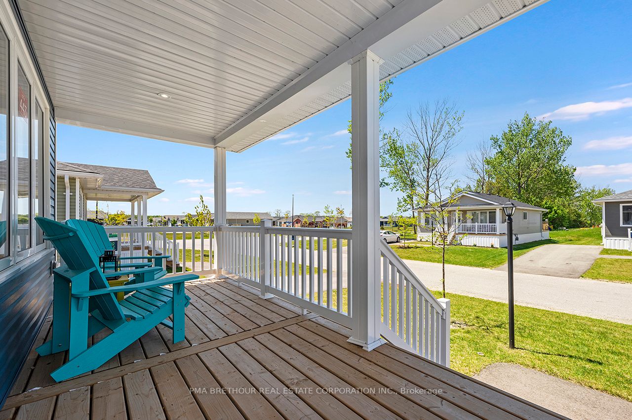 20 Bluffs View Boulevard Property Photo 3