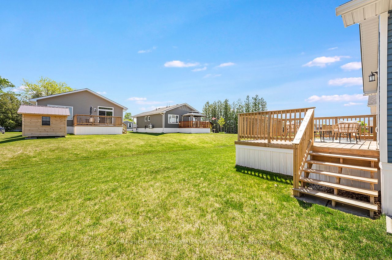 20 Bluffs View Boulevard Property Photo 4