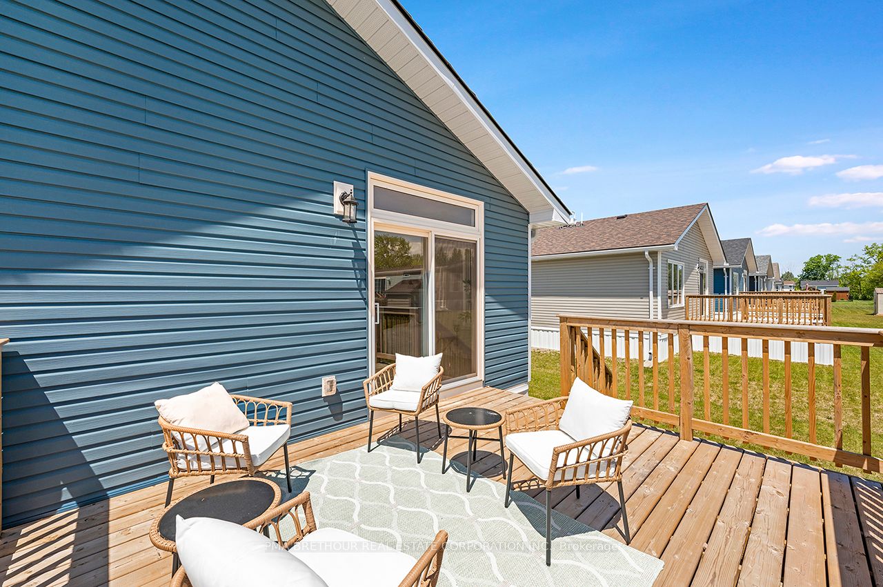 20 Bluffs View Boulevard Property Photo 8