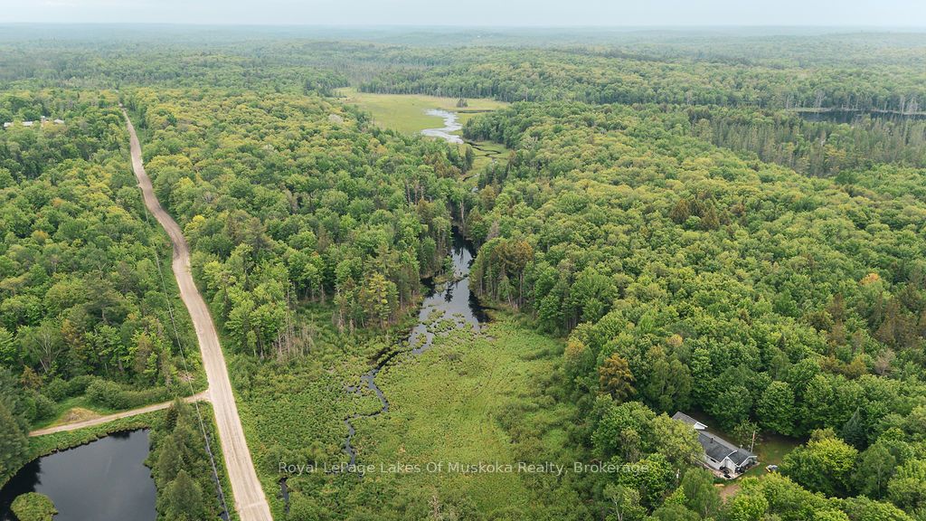 254 Expressway Road Property Photo 8