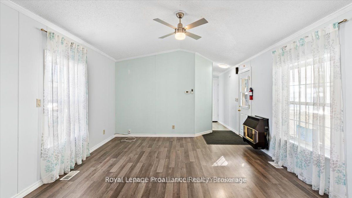 311 Dundas Street E 18 Property Photo 4