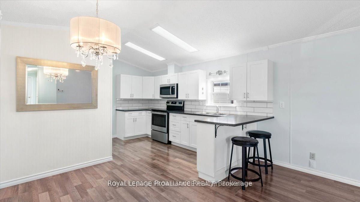 311 Dundas Street E 18 Property Photo 8