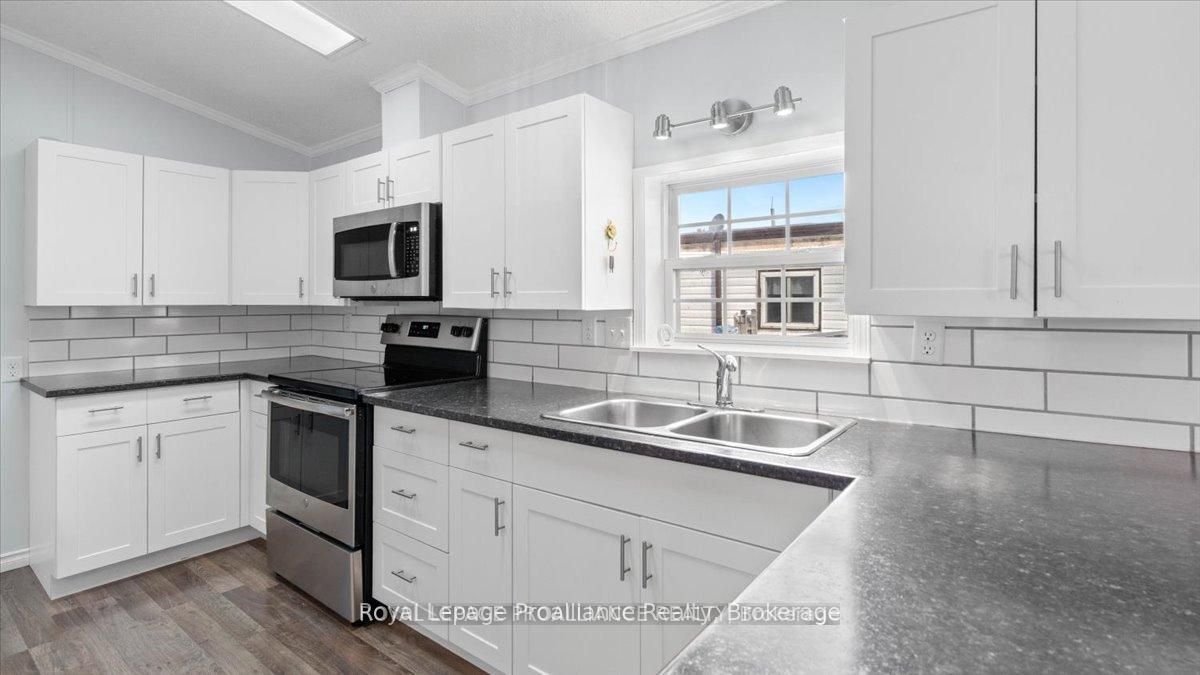 311 Dundas Street E 18 Property Photo 9