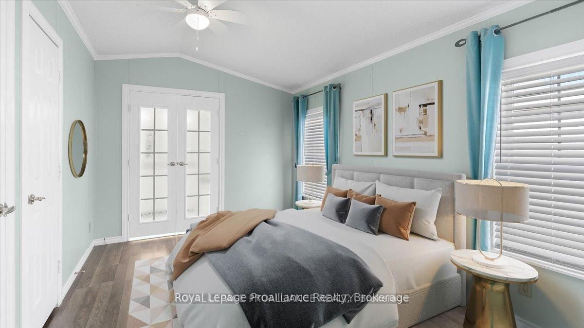 311 Dundas Street E 18 Property Photo 14