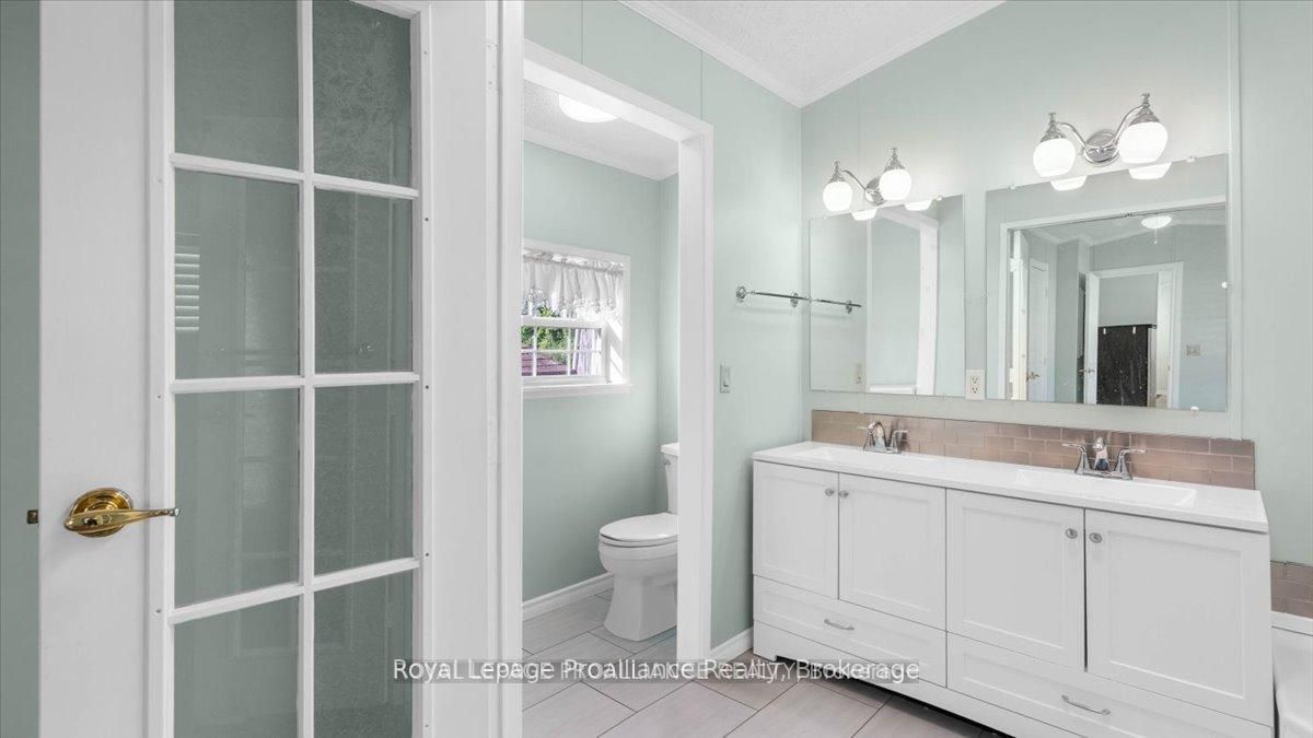 311 Dundas Street E 18 Property Photo 17