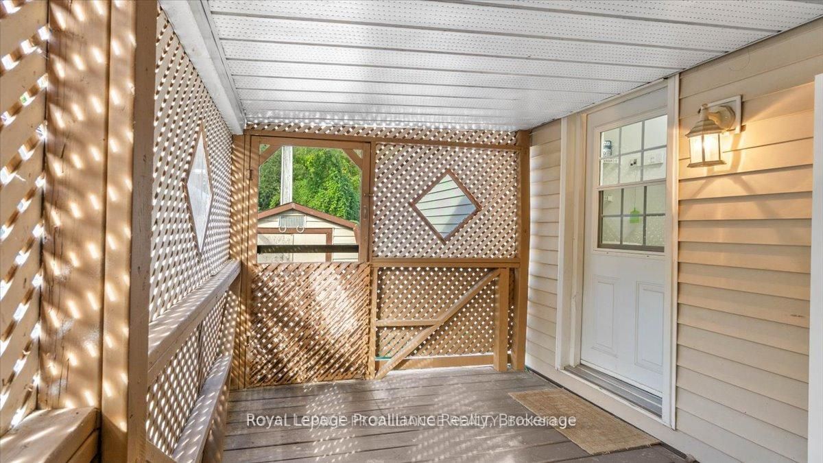 311 Dundas Street E 18 Property Photo 28