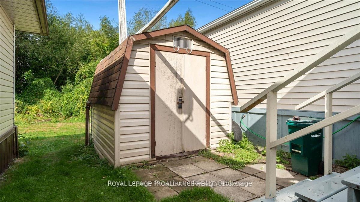 311 Dundas Street E 18 Property Photo 29
