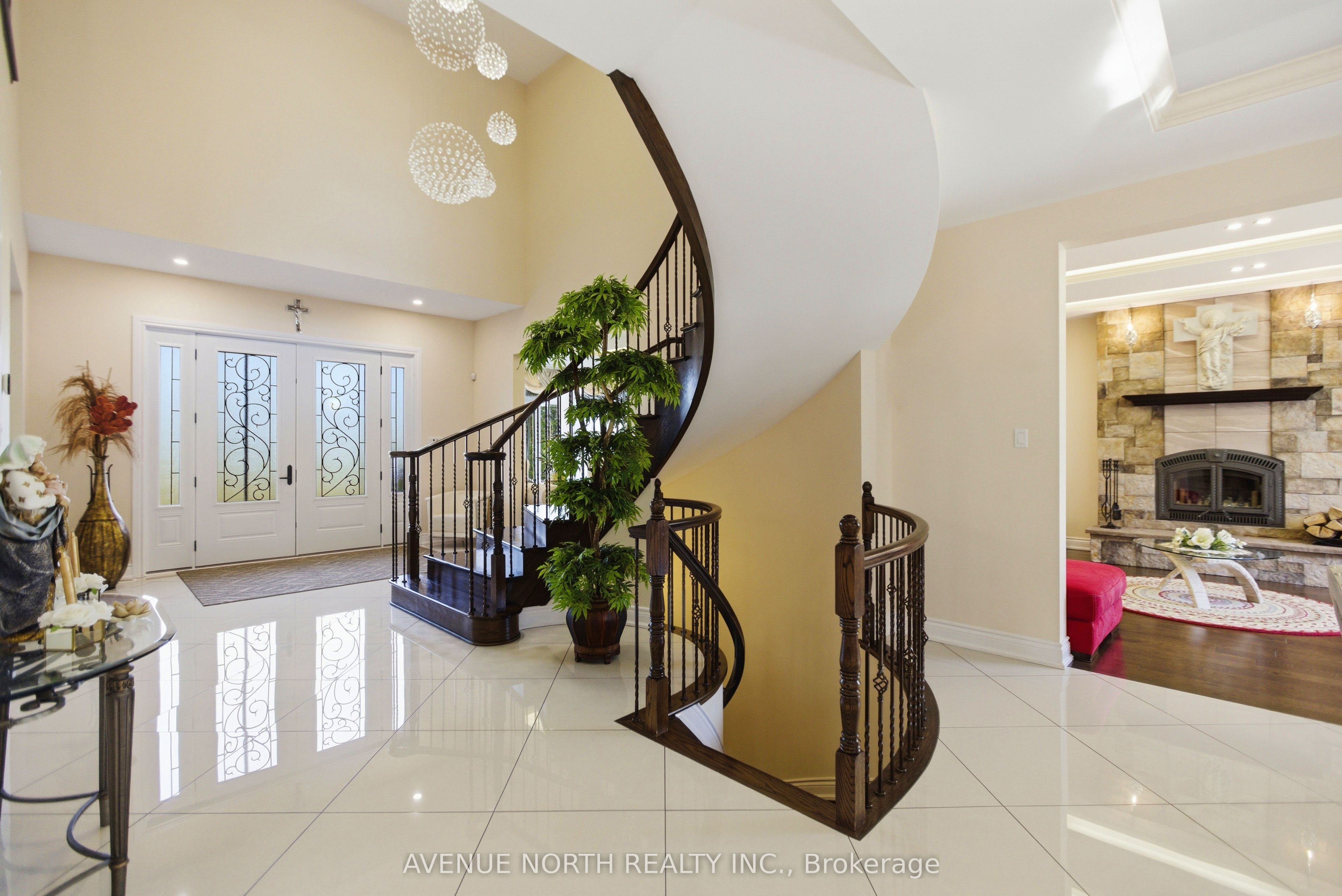 699 Ballycastle Crescent Property Photo 6