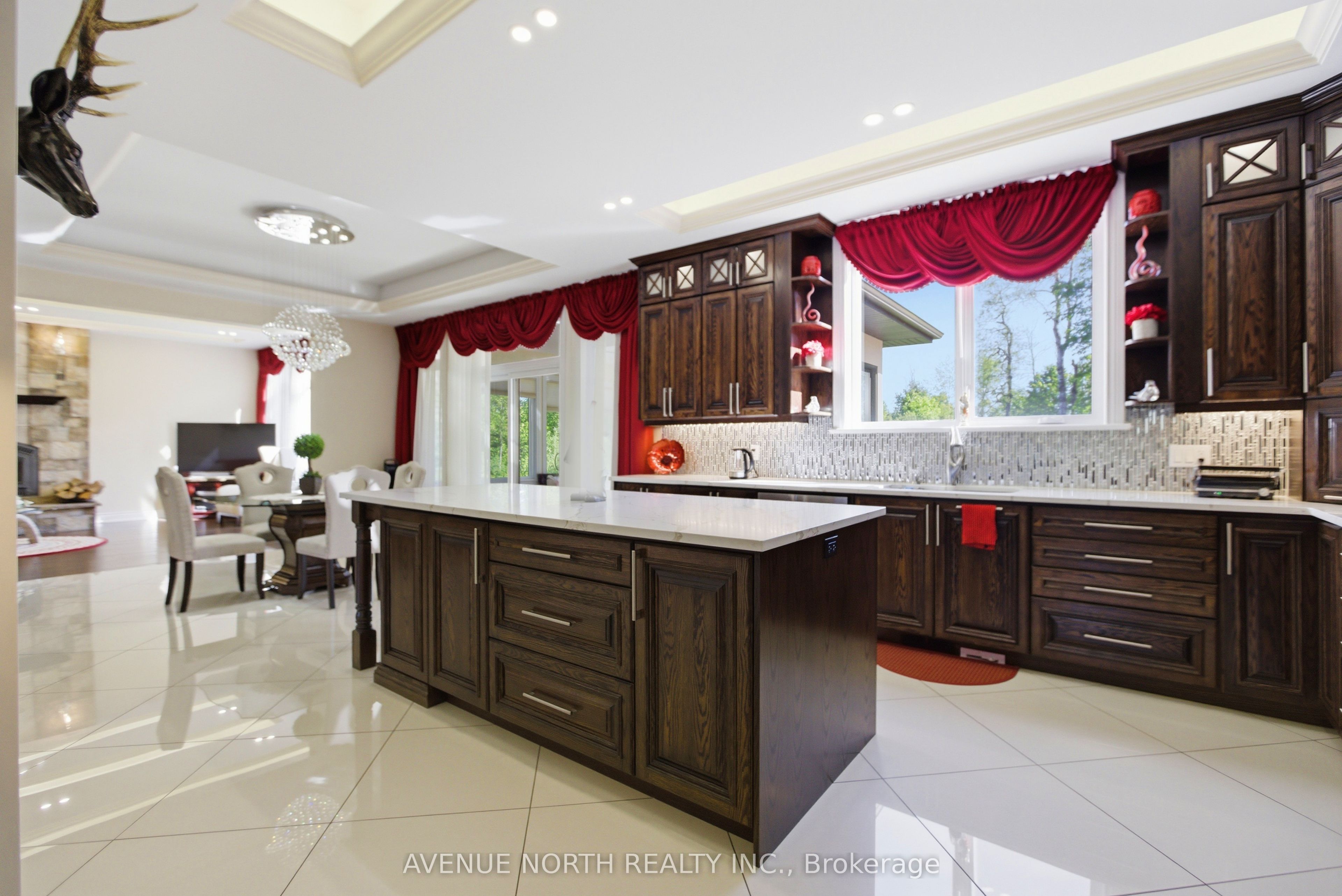 699 Ballycastle Crescent Property Photo 15