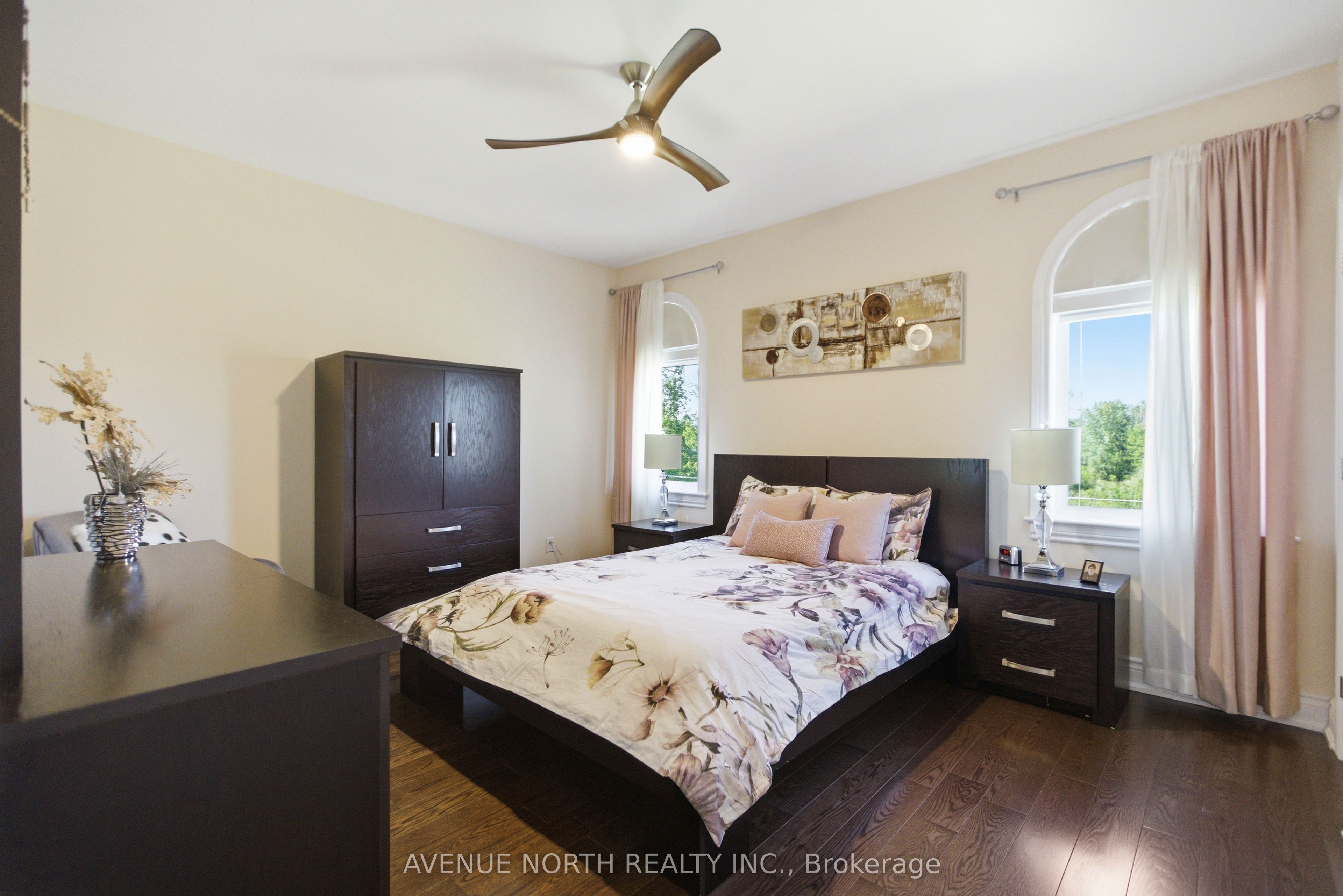 699 Ballycastle Crescent Property Photo 34